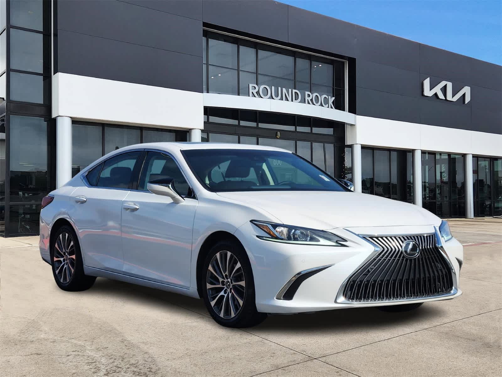 Thumbnail: 2021 Lexus ES - 3