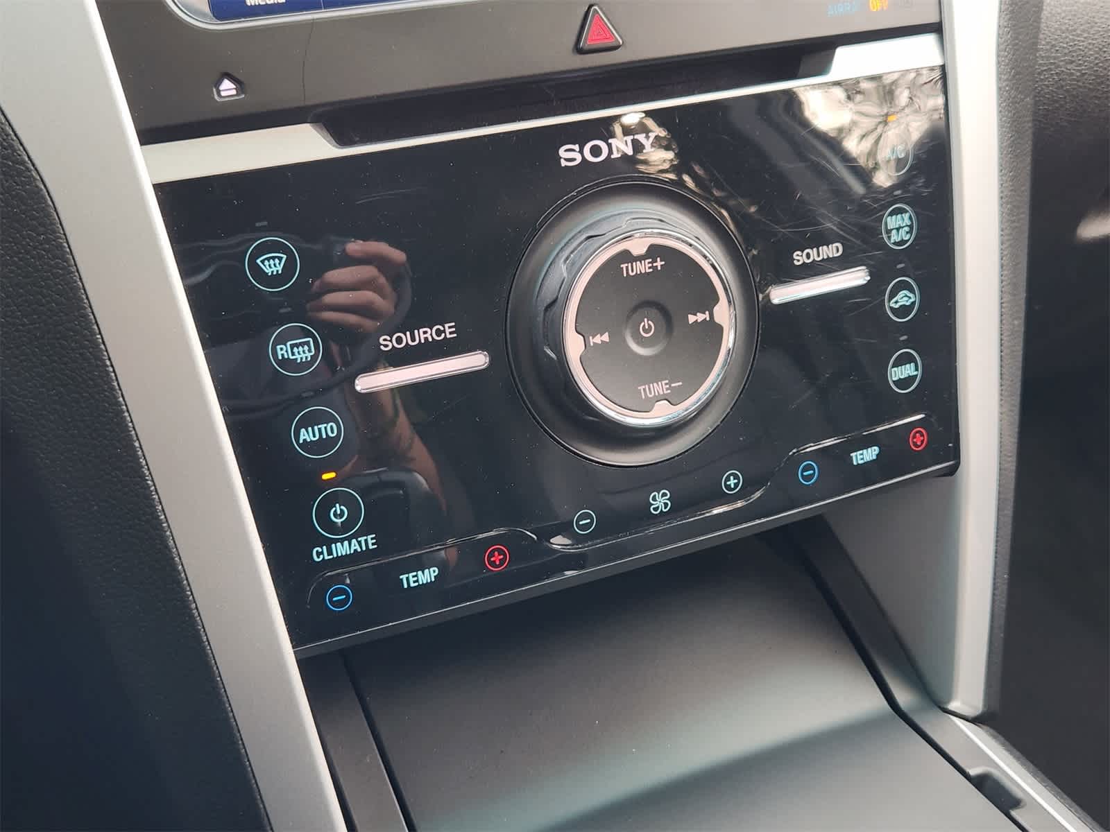 Thumbnail: 2014 Ford Explorer - 19