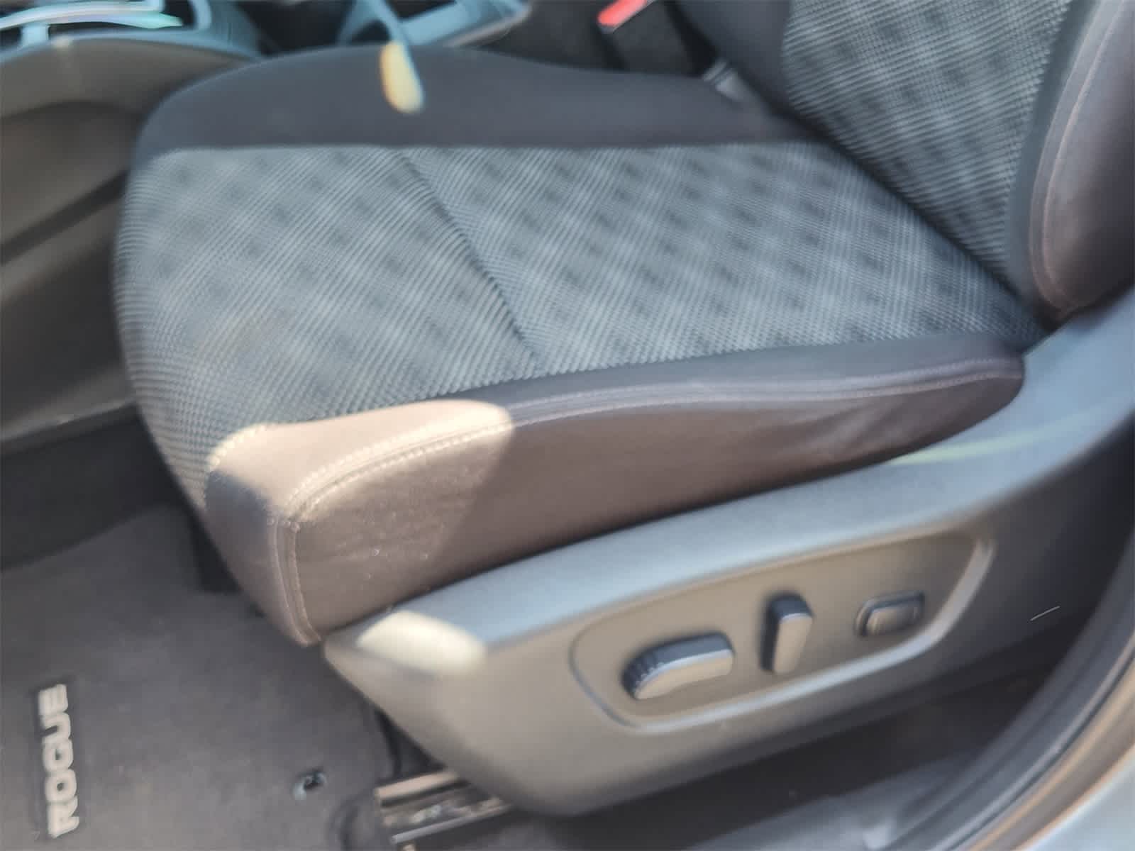 Thumbnail: 2019 Nissan Rogue Sport - 21