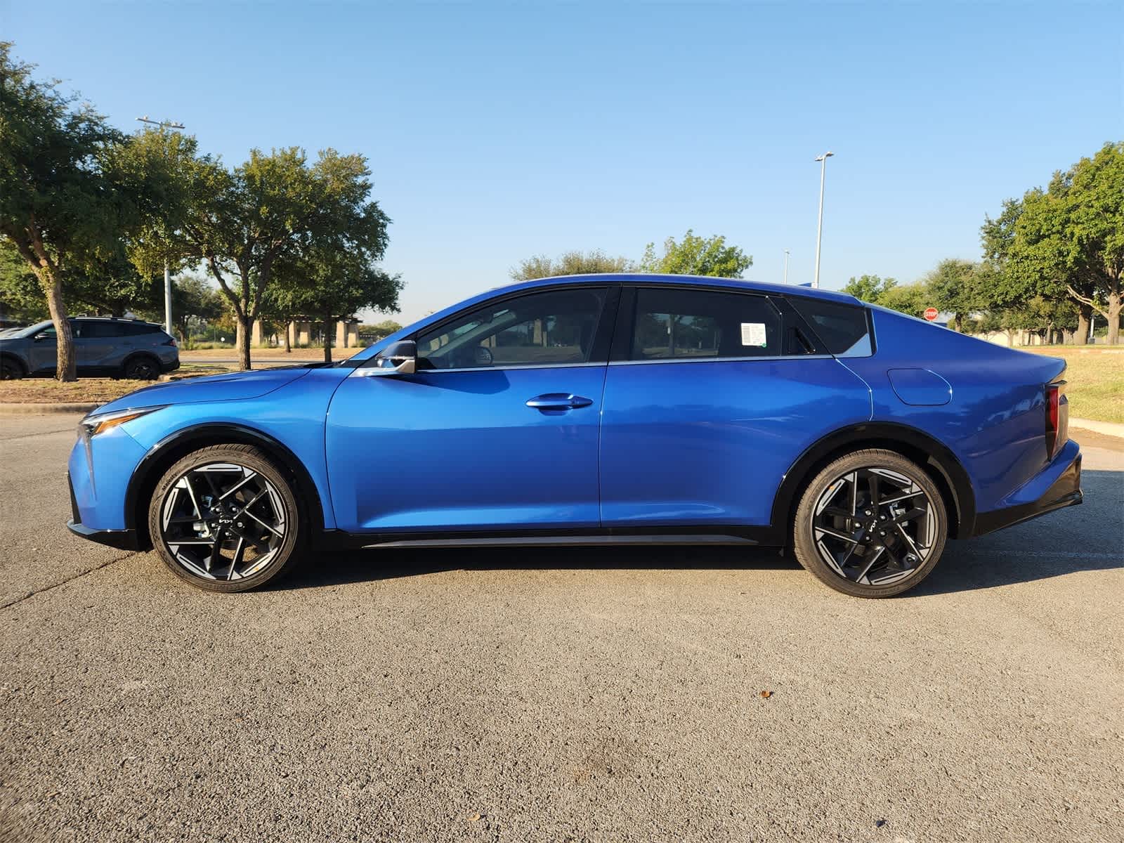 2025 Kia K4 GT-Line photo 4