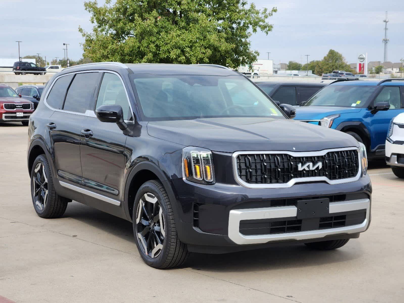 2025 Kia Telluride EX photo 2