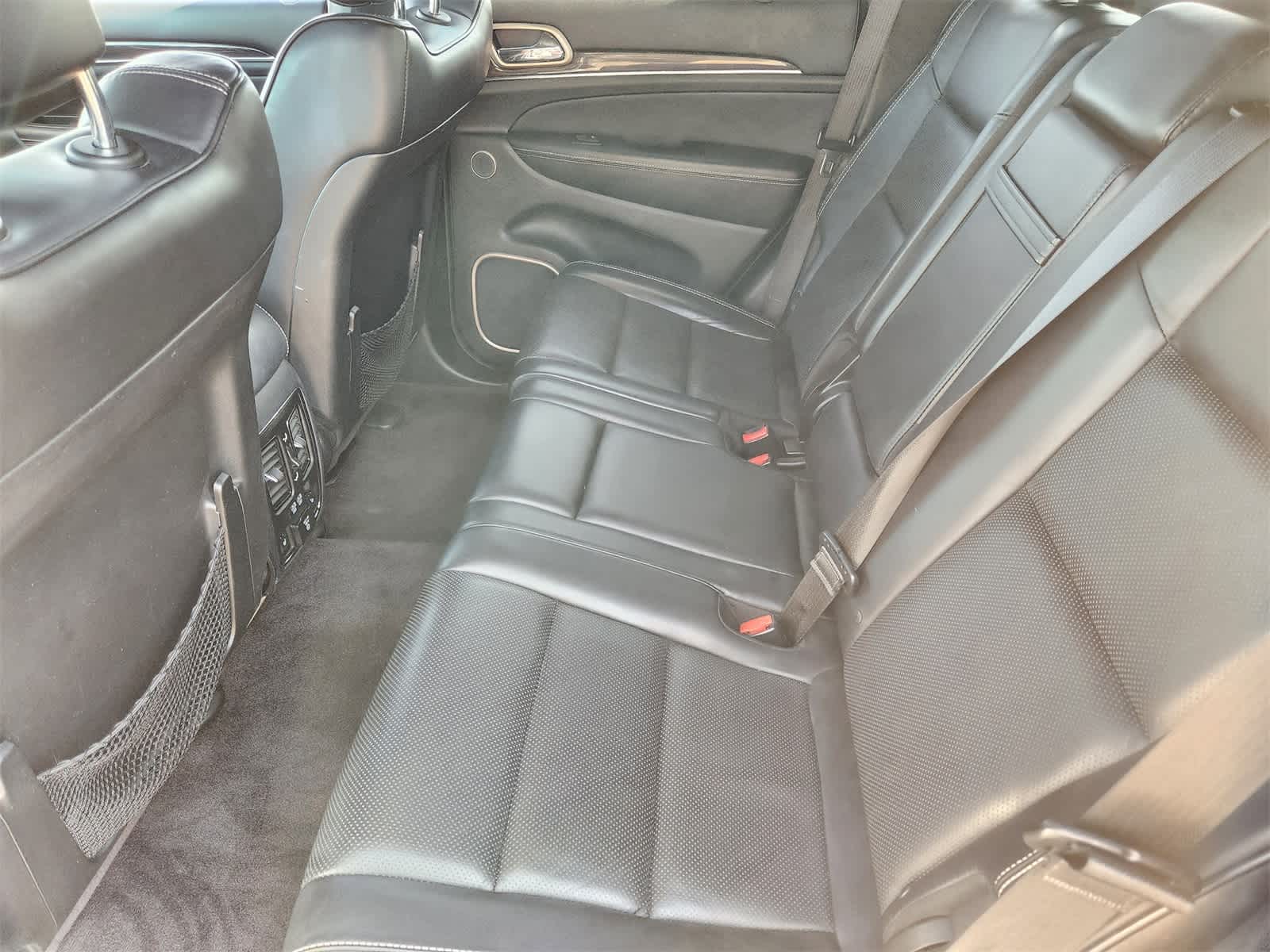 Thumbnail: 2017 Jeep Grand Cherokee - 25