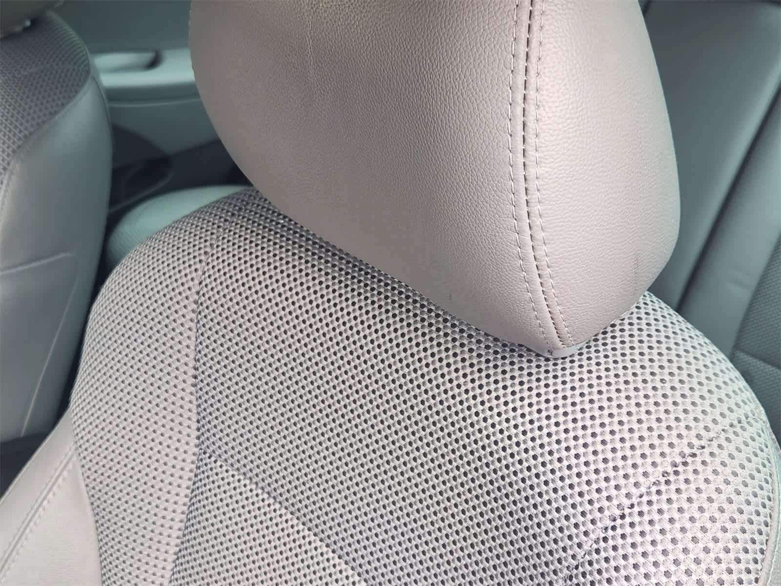 Thumbnail: 2012 Hyundai Sonata - 13