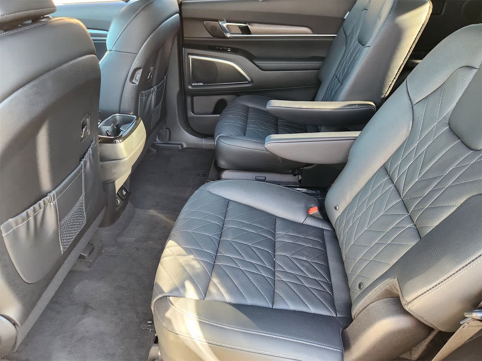 Thumbnail: 2025 Kia Telluride - 21