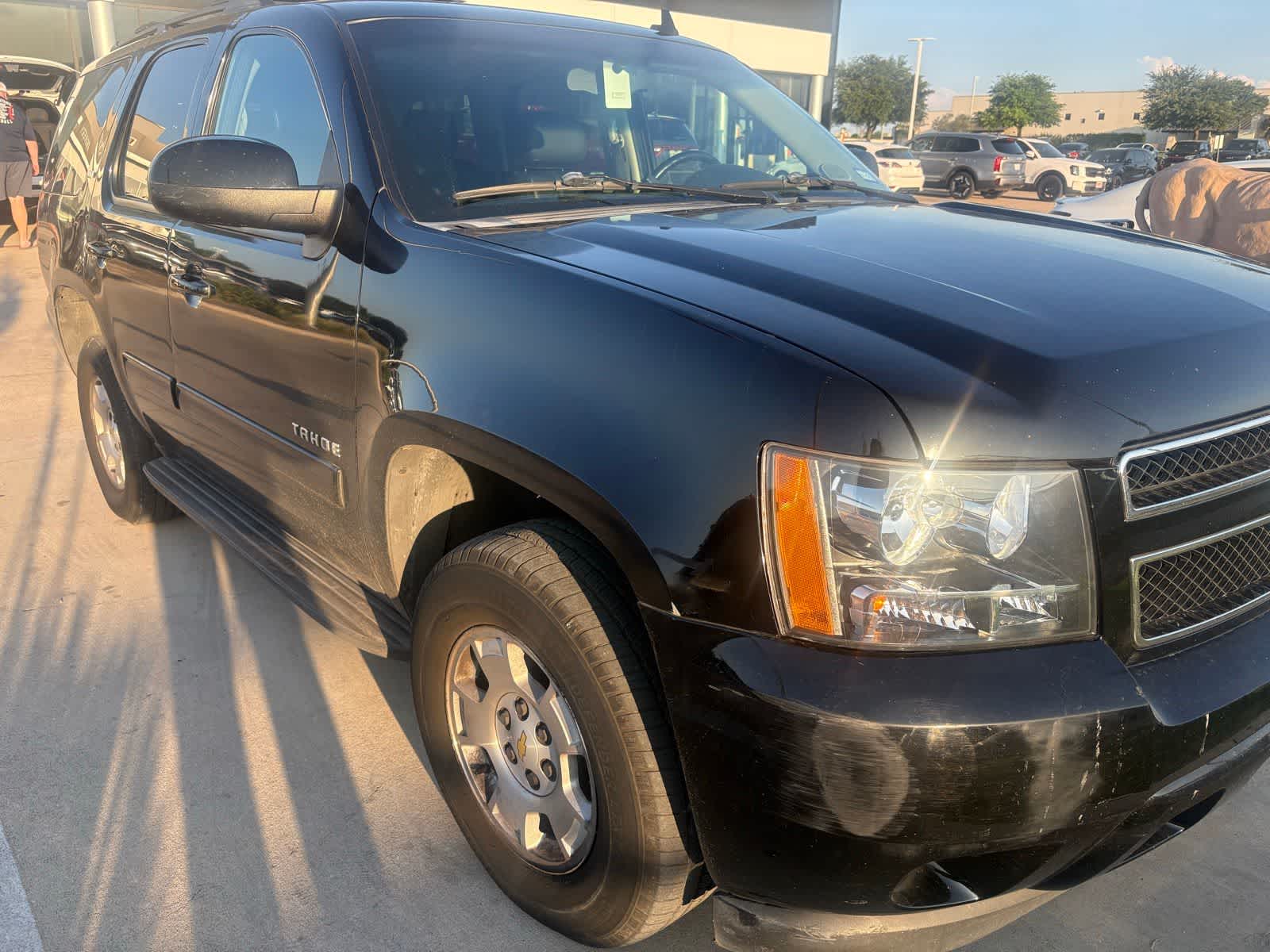 Thumbnail: 2011 Chevrolet Tahoe - 3
