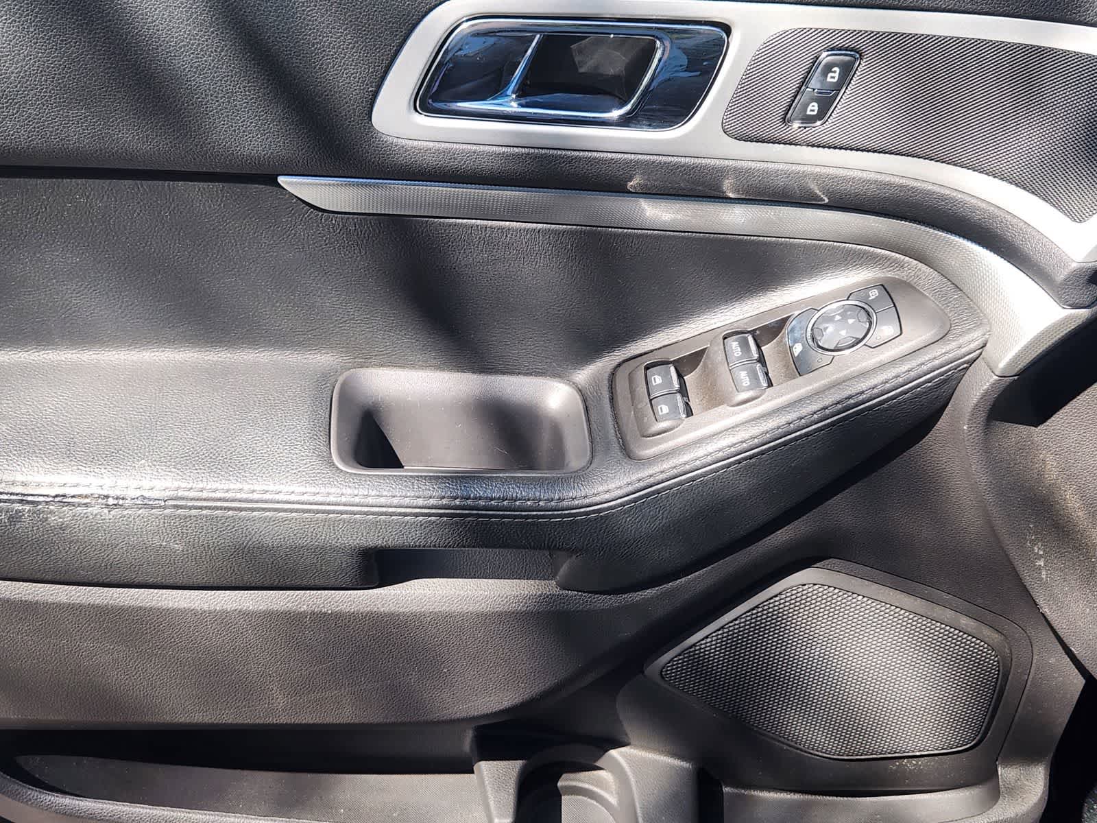 Thumbnail: 2013 Ford Explorer - 22