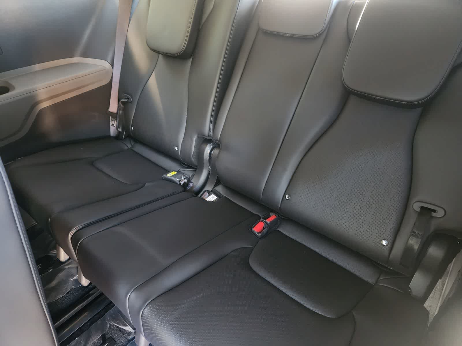 Thumbnail: 2026 Kia Carnival - 23