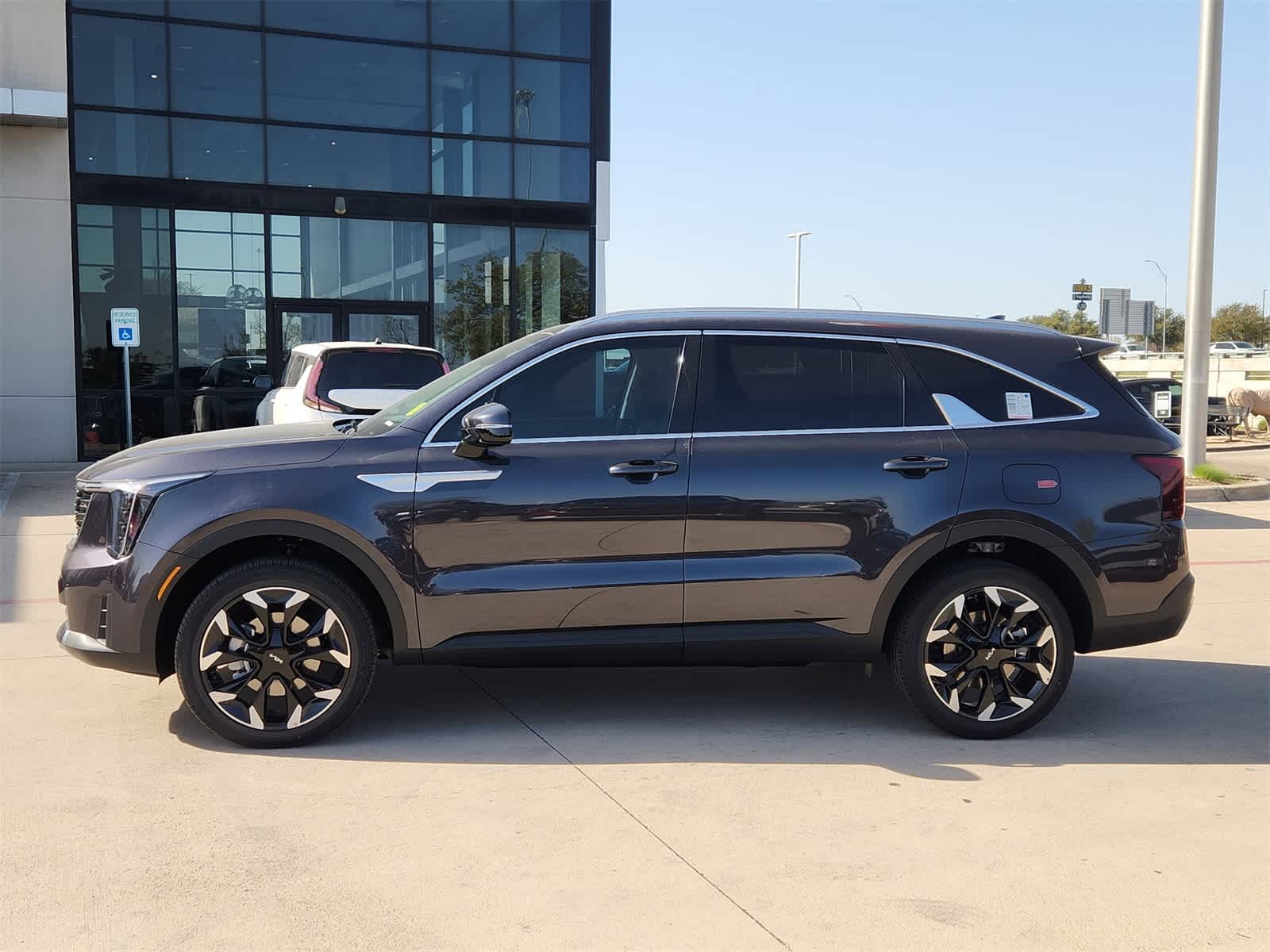 Thumbnail: 2025 Kia Sorento - 3