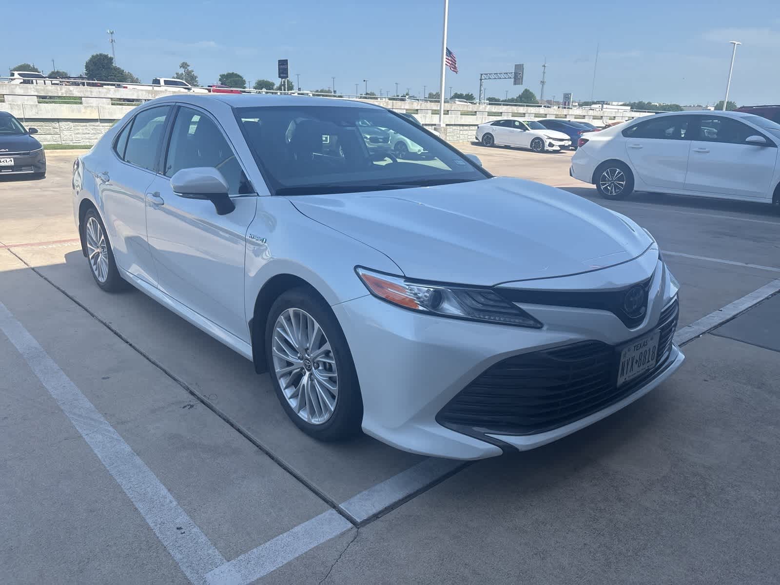 2020 Toyota Camry XLE 3