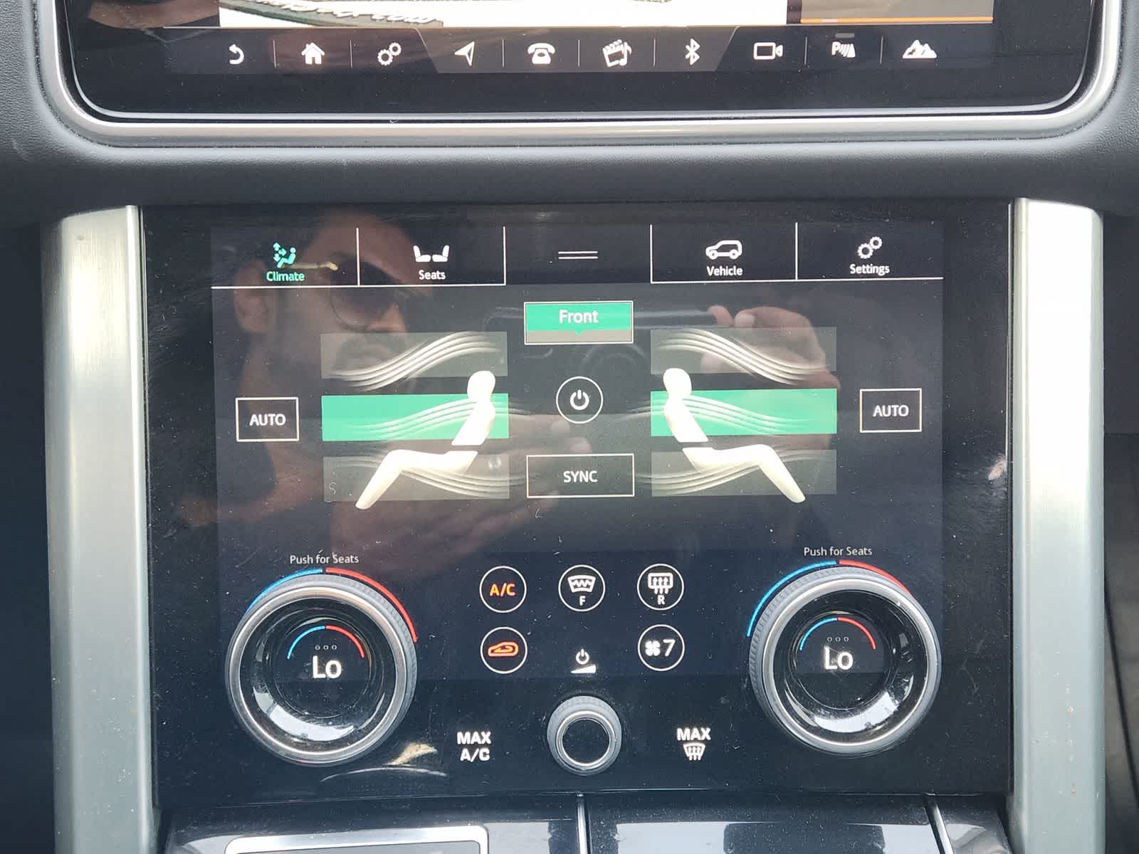 Thumbnail: 2019 Land Rover Range Rover - 17