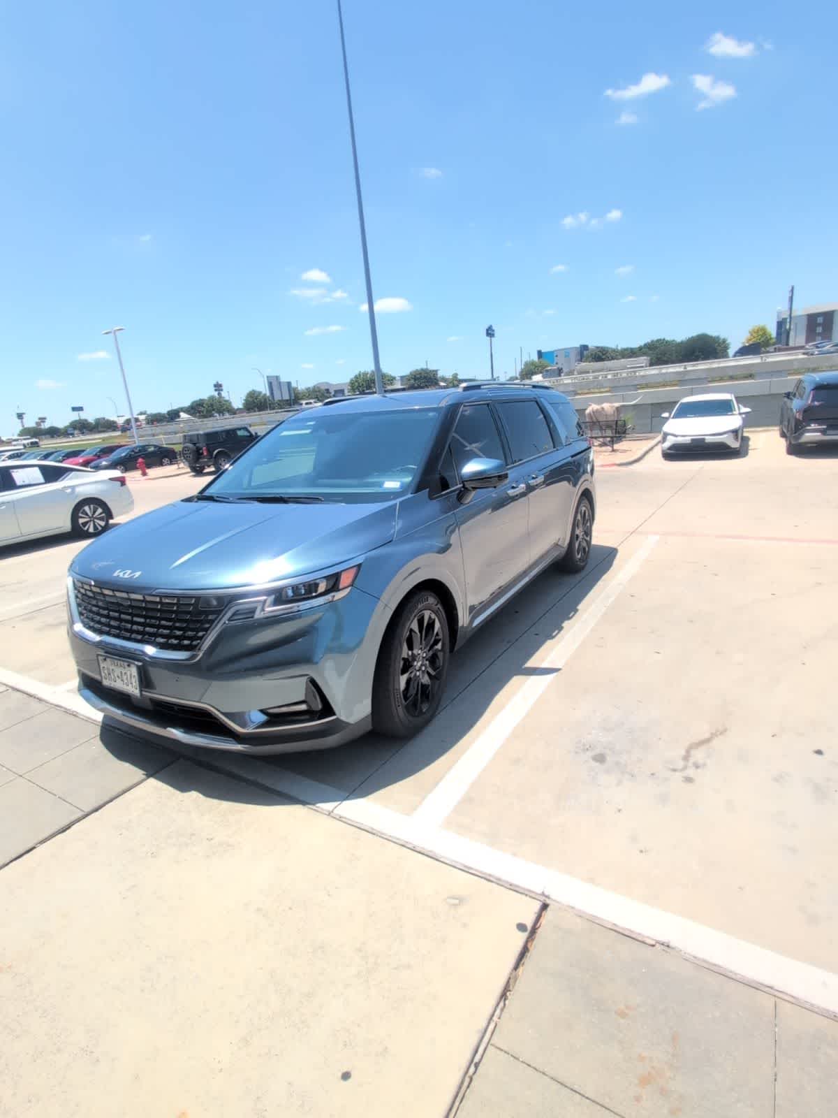 2023 Kia Sedona SX Prestige's photo