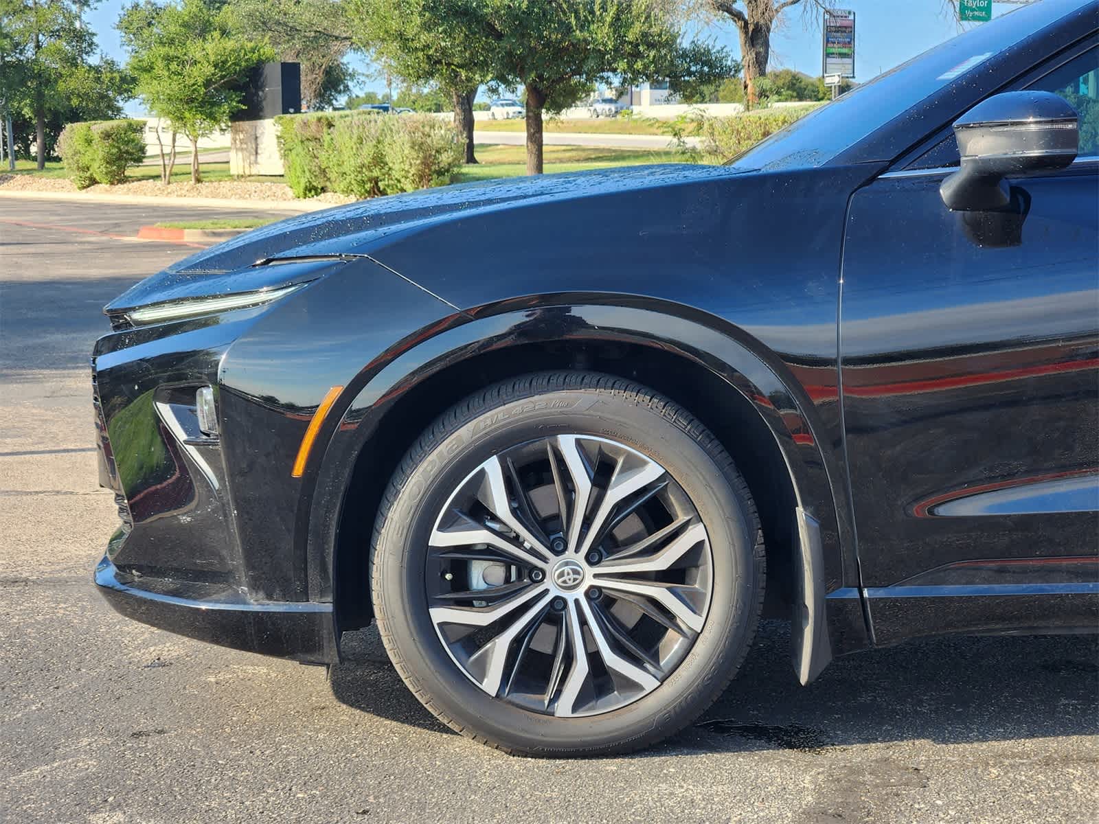 Thumbnail: 2025 Toyota Crown Signia - 8