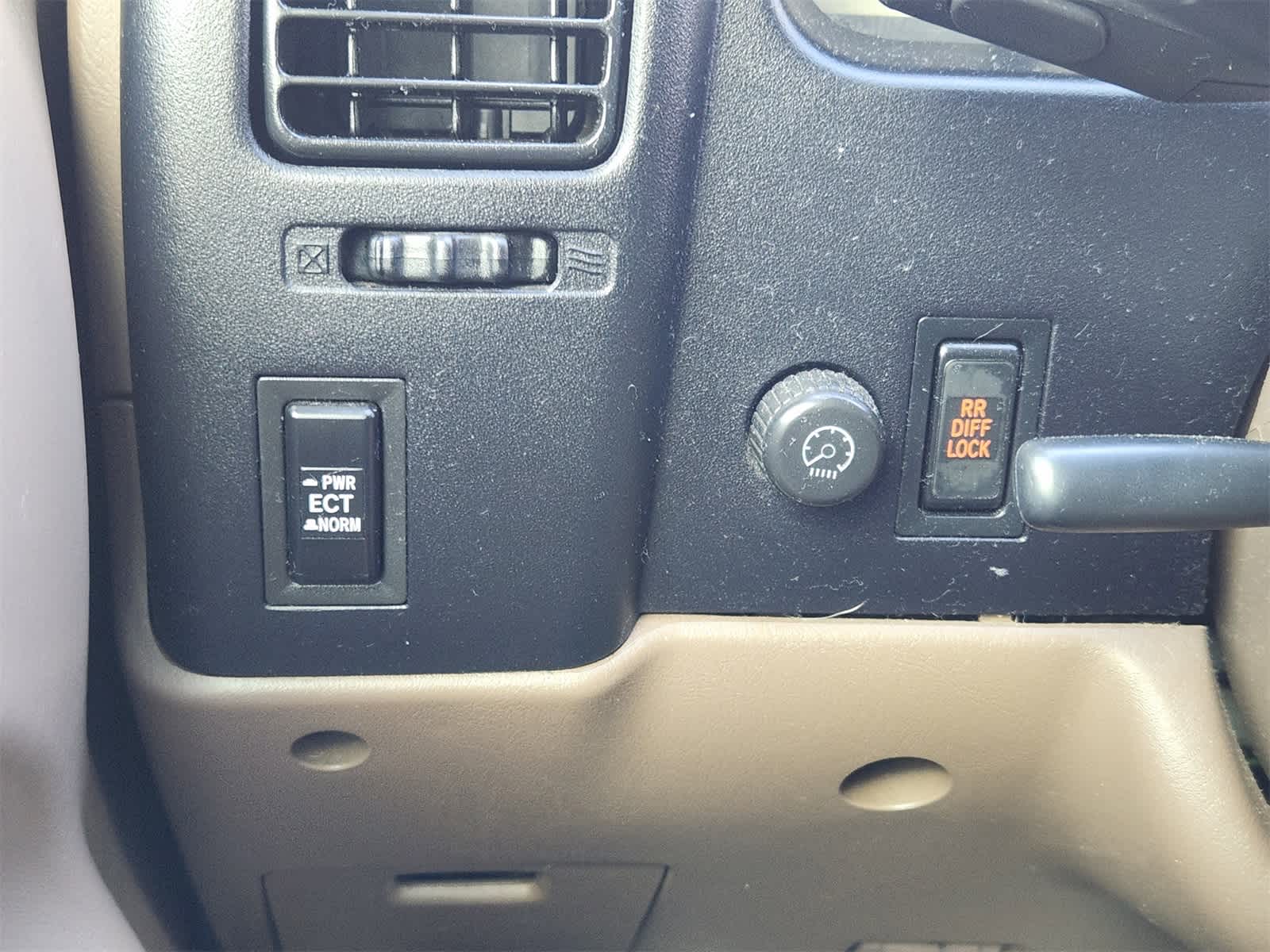 Thumbnail: 2004 Toyota Tacoma - 21