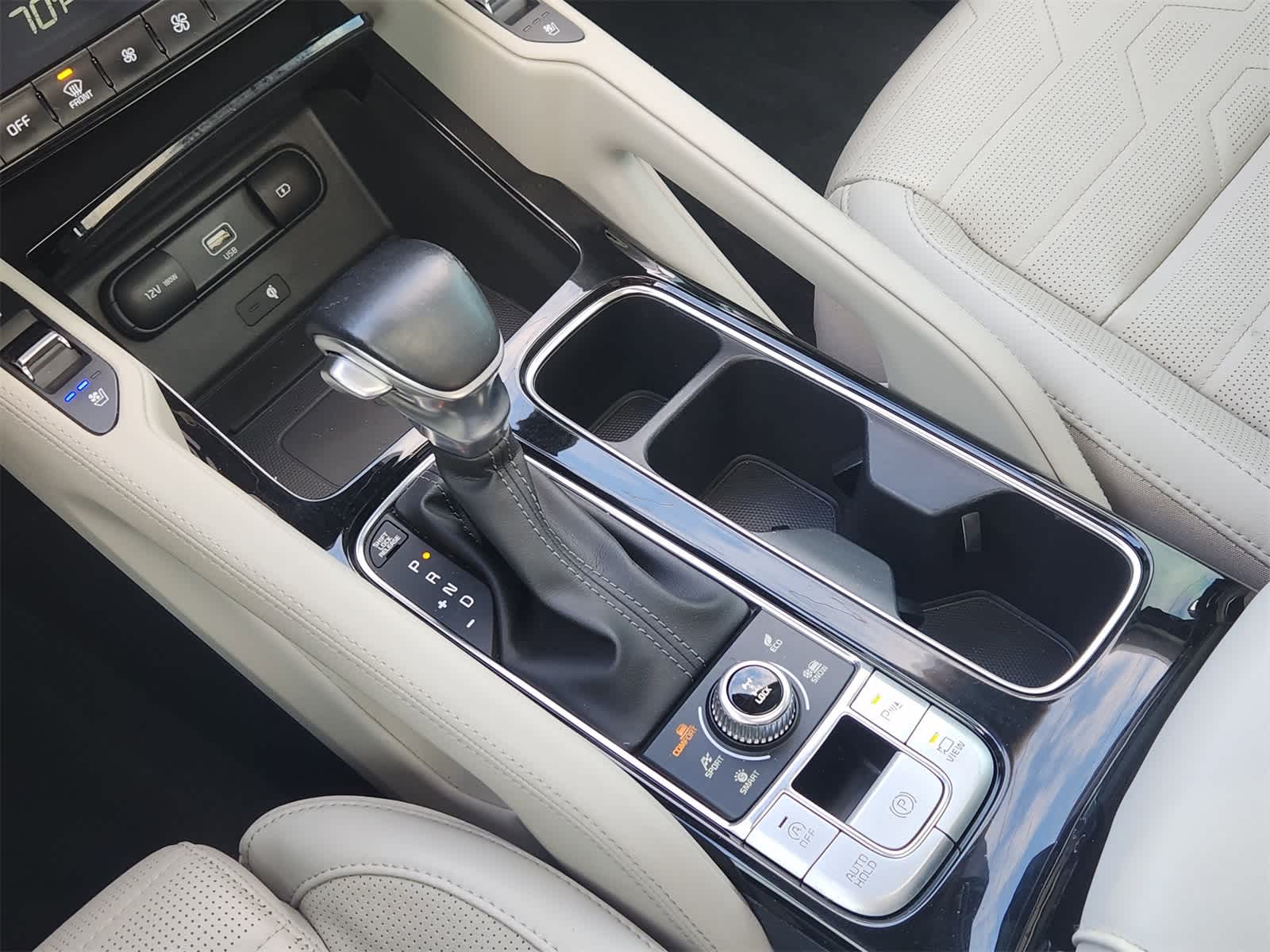 Thumbnail: 2022 Kia Telluride - 19