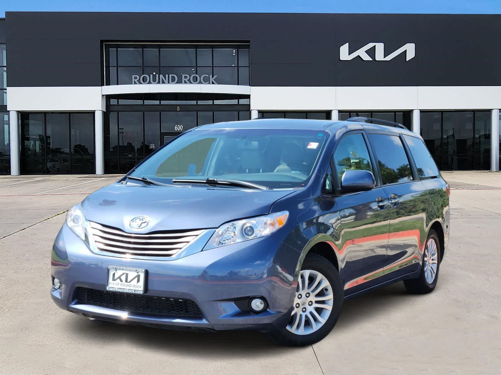 2015 Toyota Sienna XLE -
                  Round Rock, TX