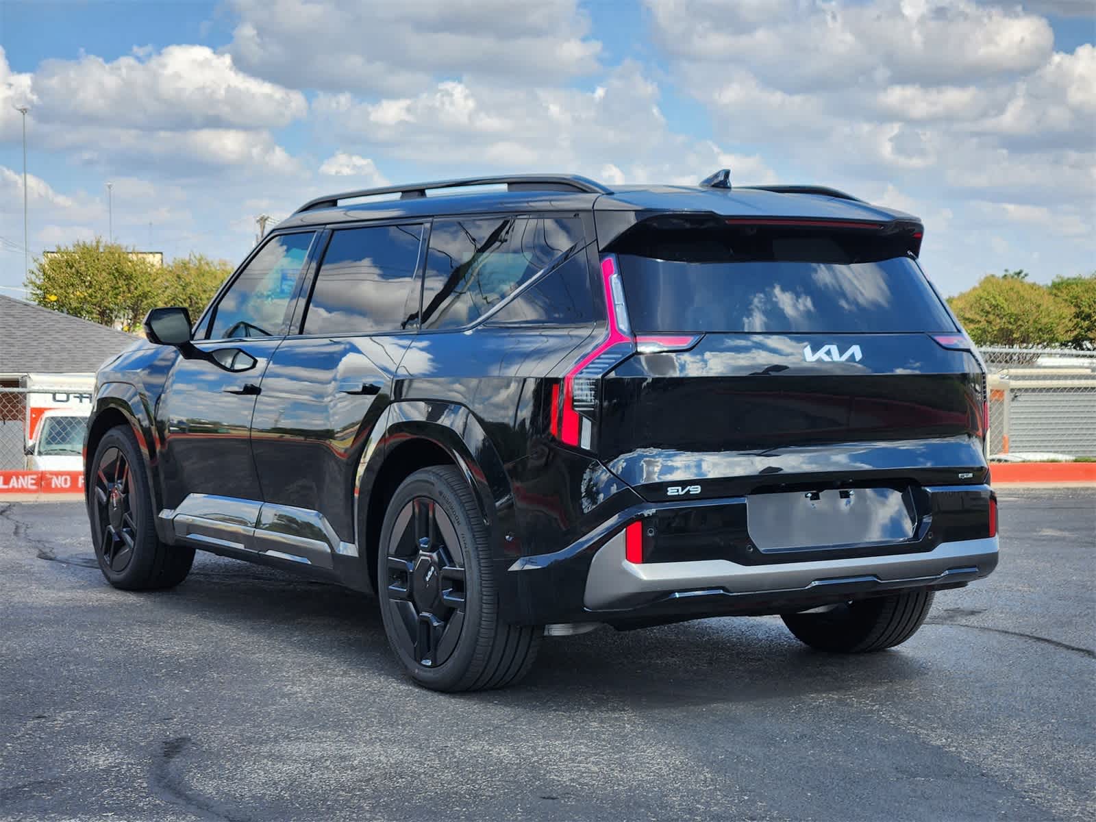 Thumbnail: 2026 Kia EV9 - 6