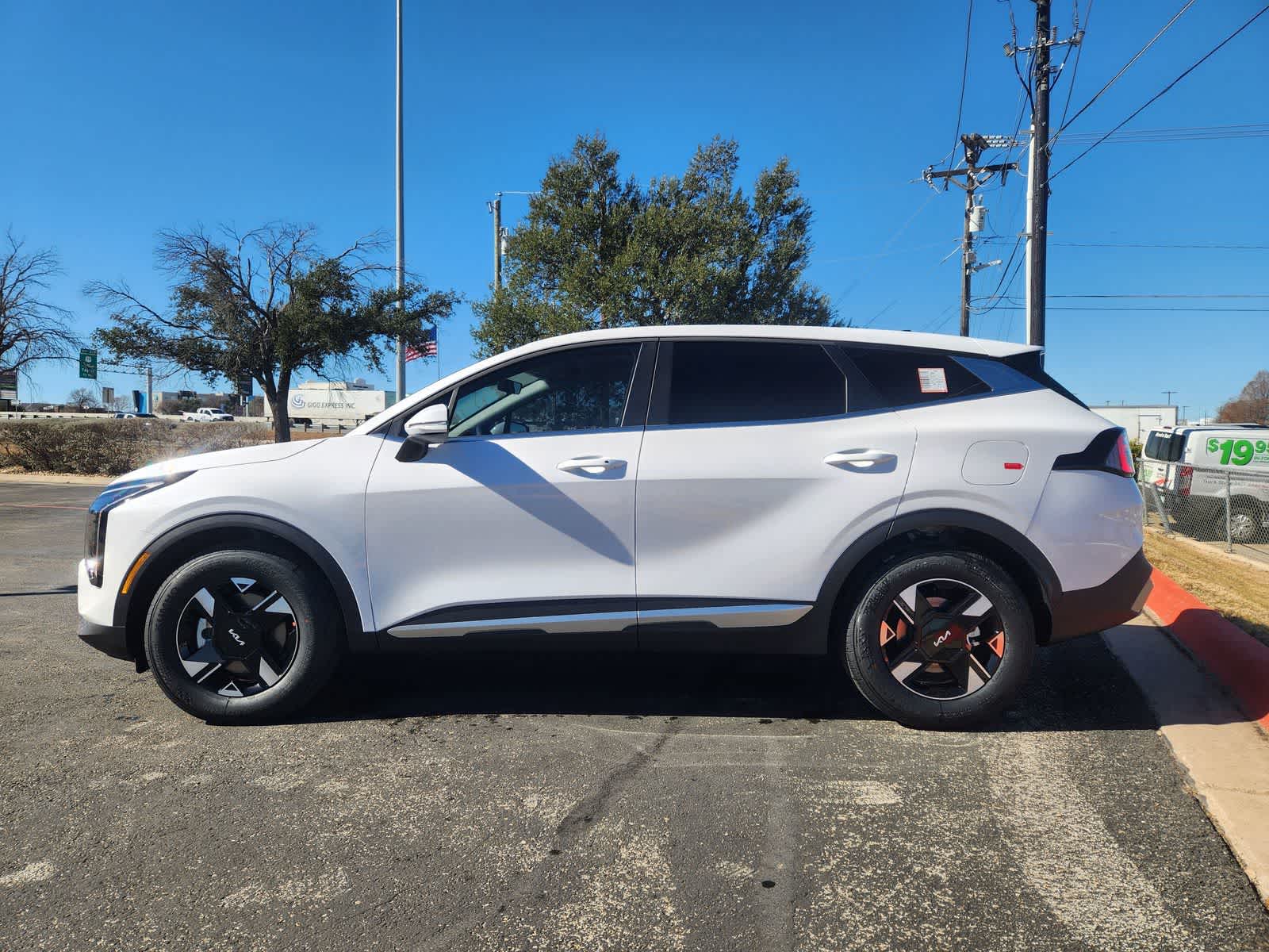 Thumbnail: 2026 Kia Sportage - 3