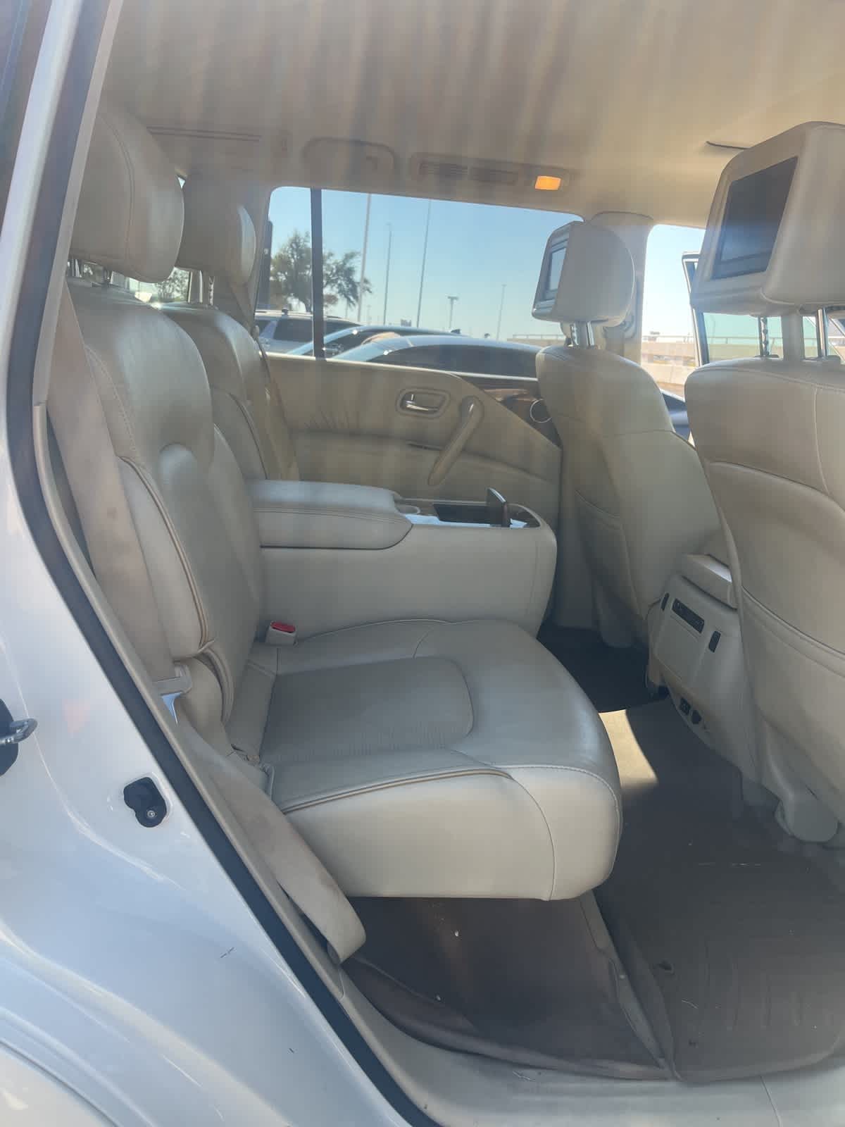Thumbnail: 2016 INFINITI QX80 - 7