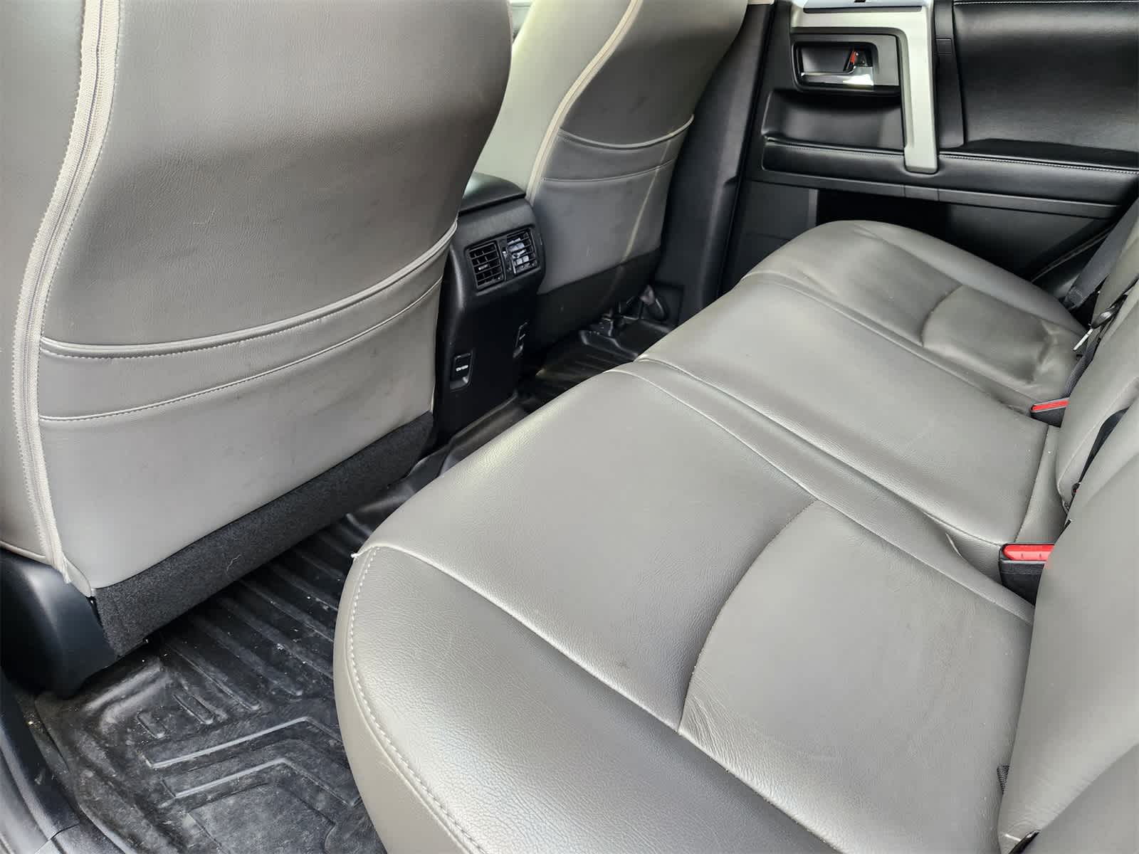 2016 Toyota 4Runner SR5 27