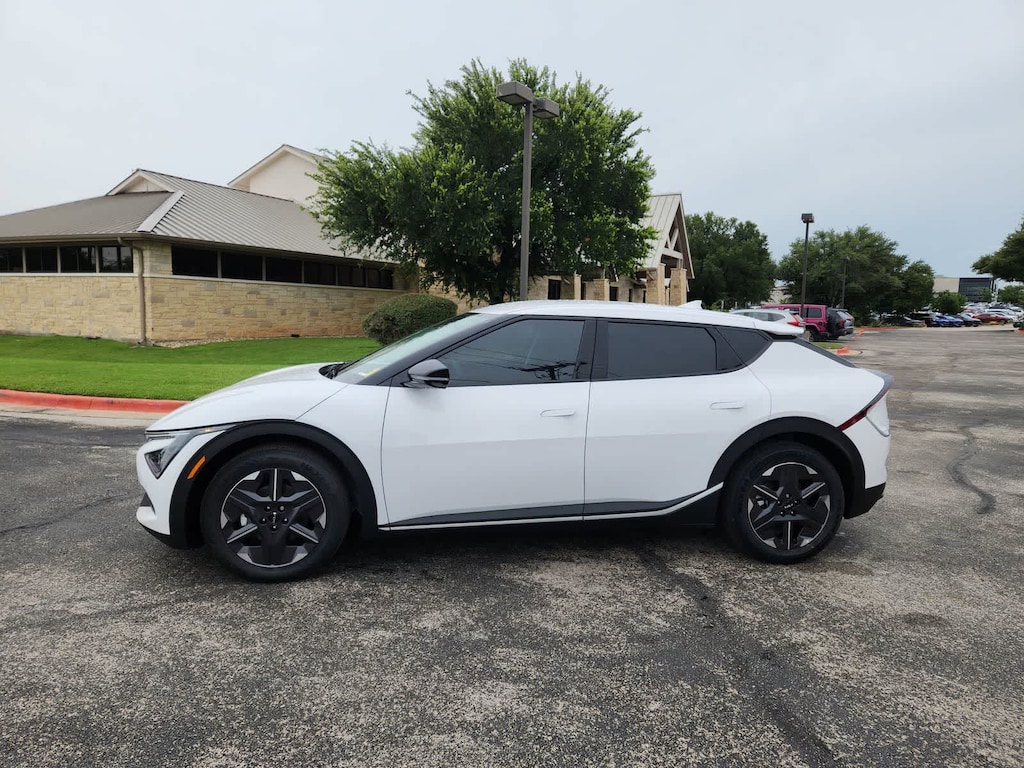 New 2026 Kia EV6 Light Long Range SUV