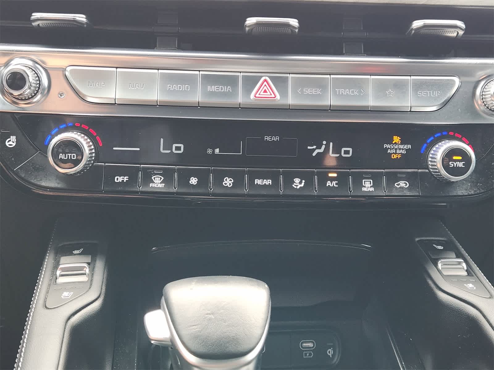 Thumbnail: 2024 Kia Telluride - 19