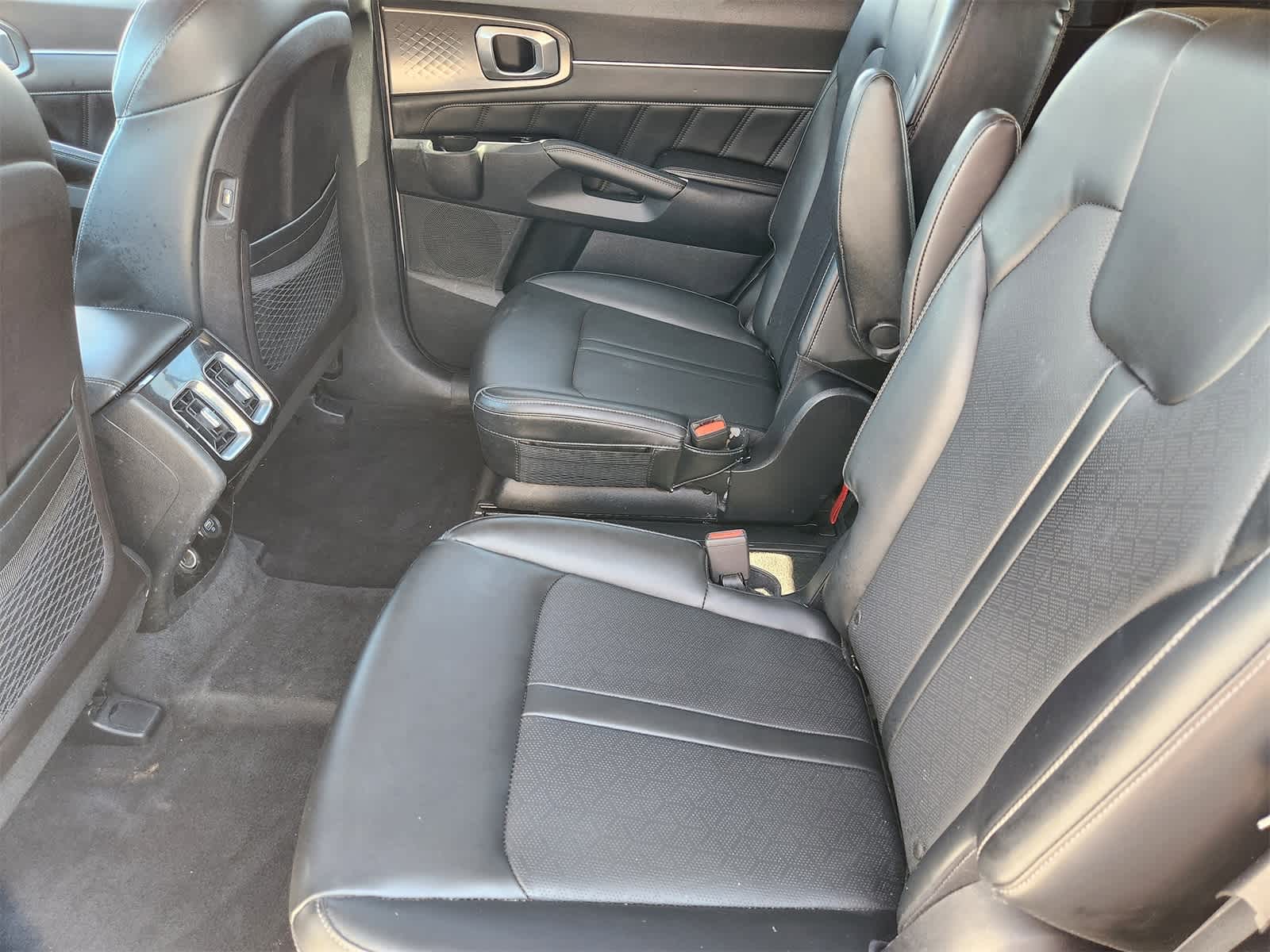 Thumbnail: 2022 Kia Sorento - 24