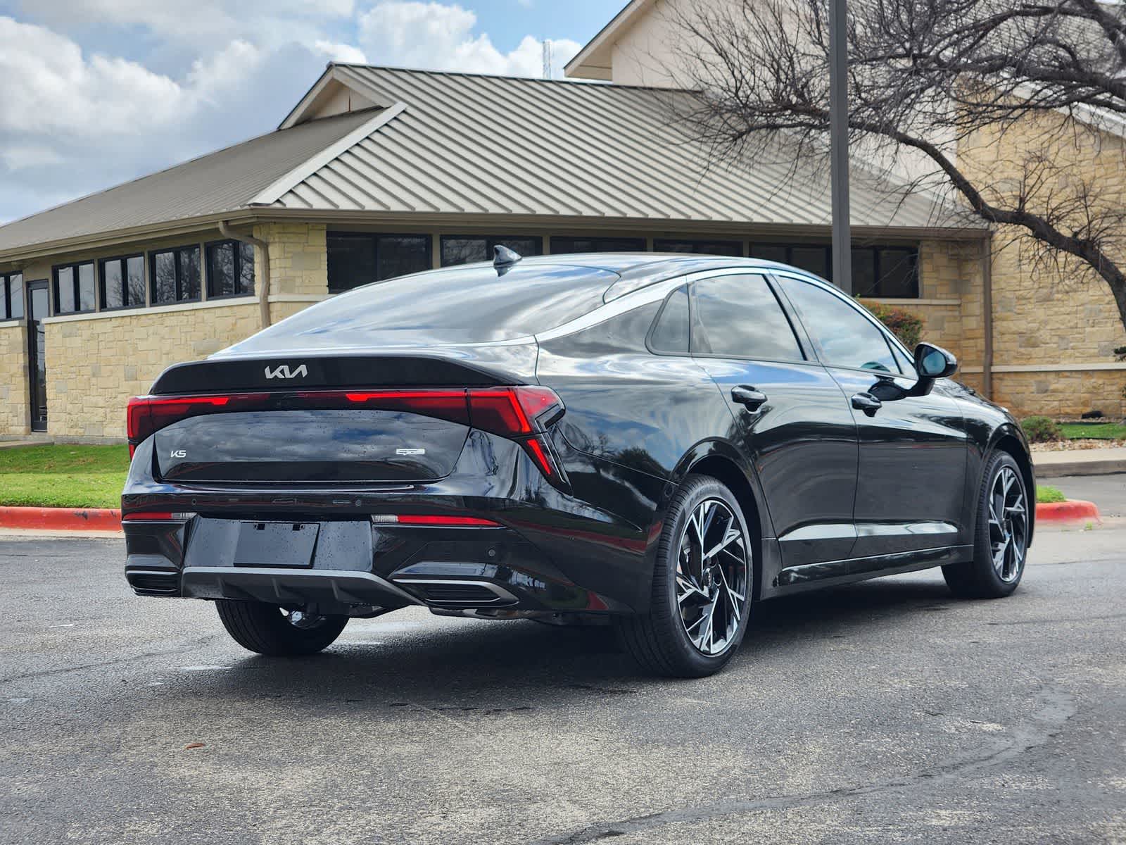 Thumbnail: 2026 Kia K5 - 4