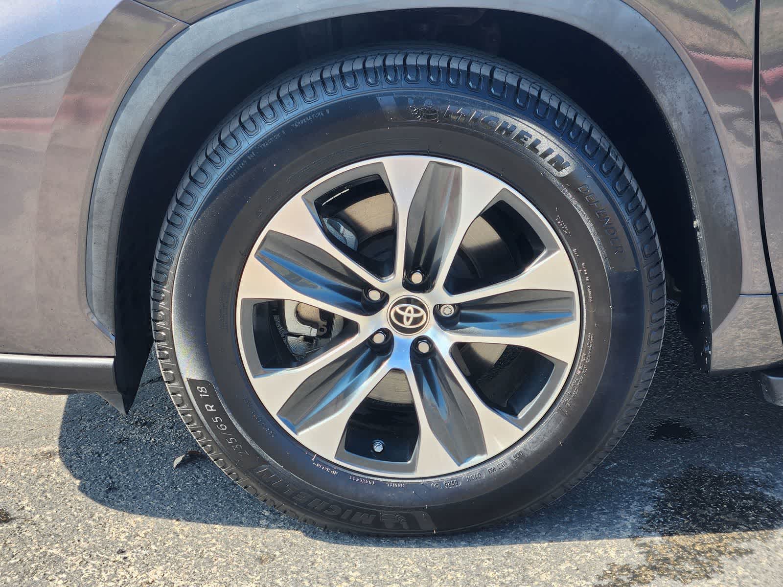 Thumbnail: 2022 Toyota Highlander - 9