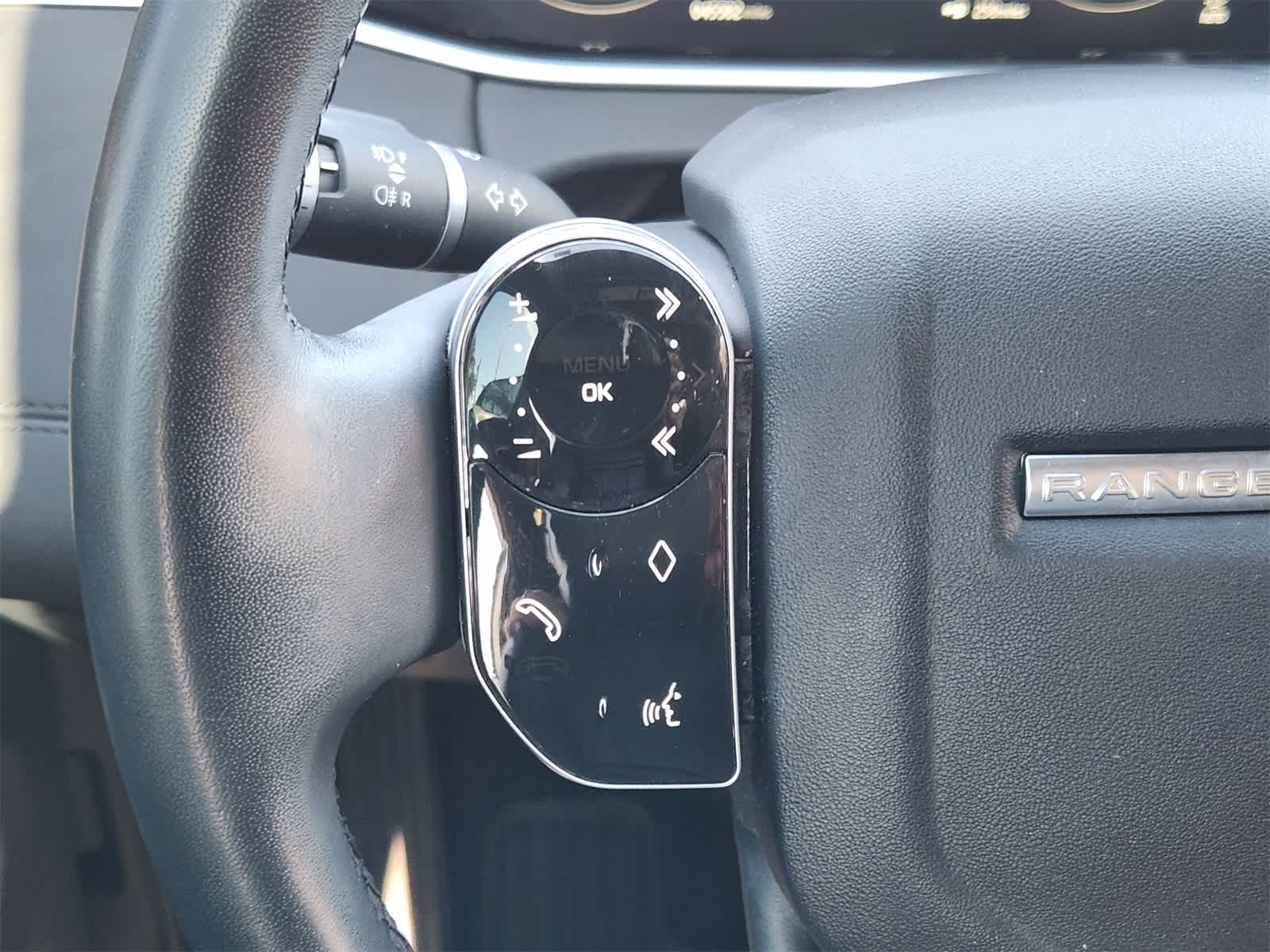 Thumbnail: 2020 Land Rover Range Rover Evoque - 28