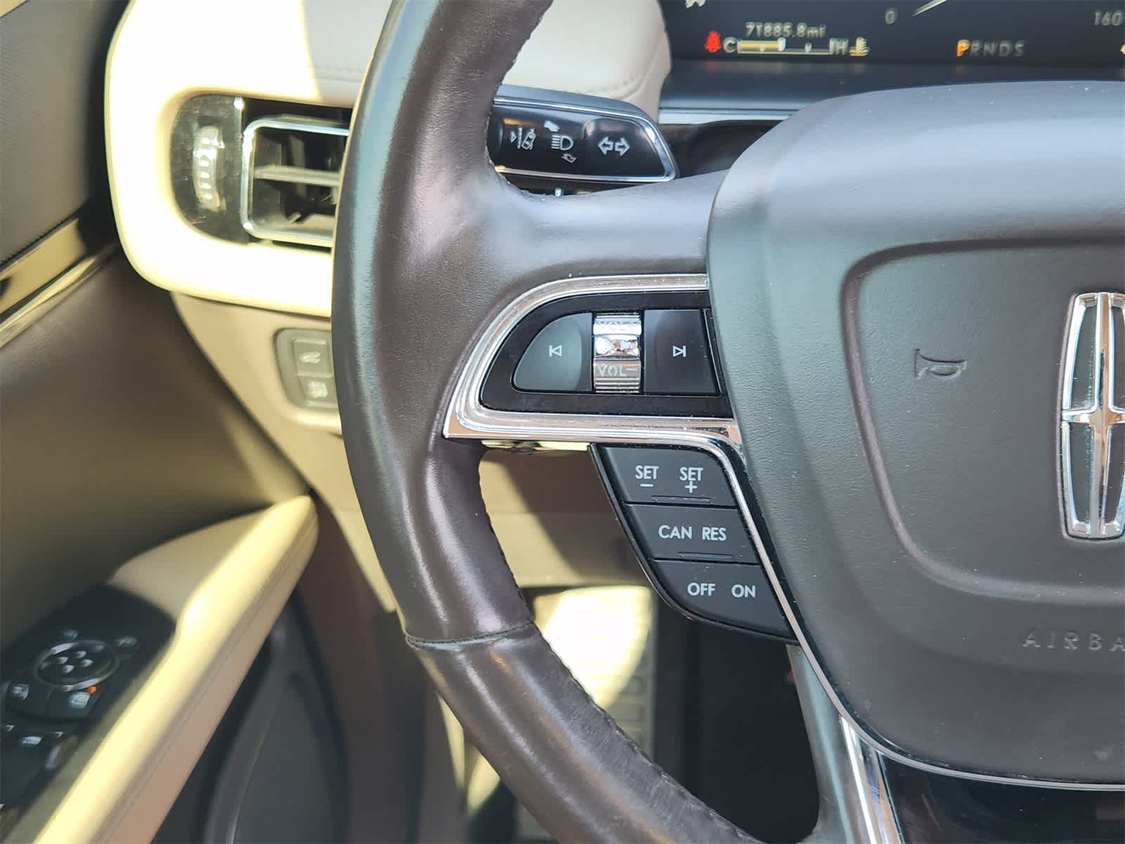 Thumbnail: 2022 Lincoln Nautilus - 28