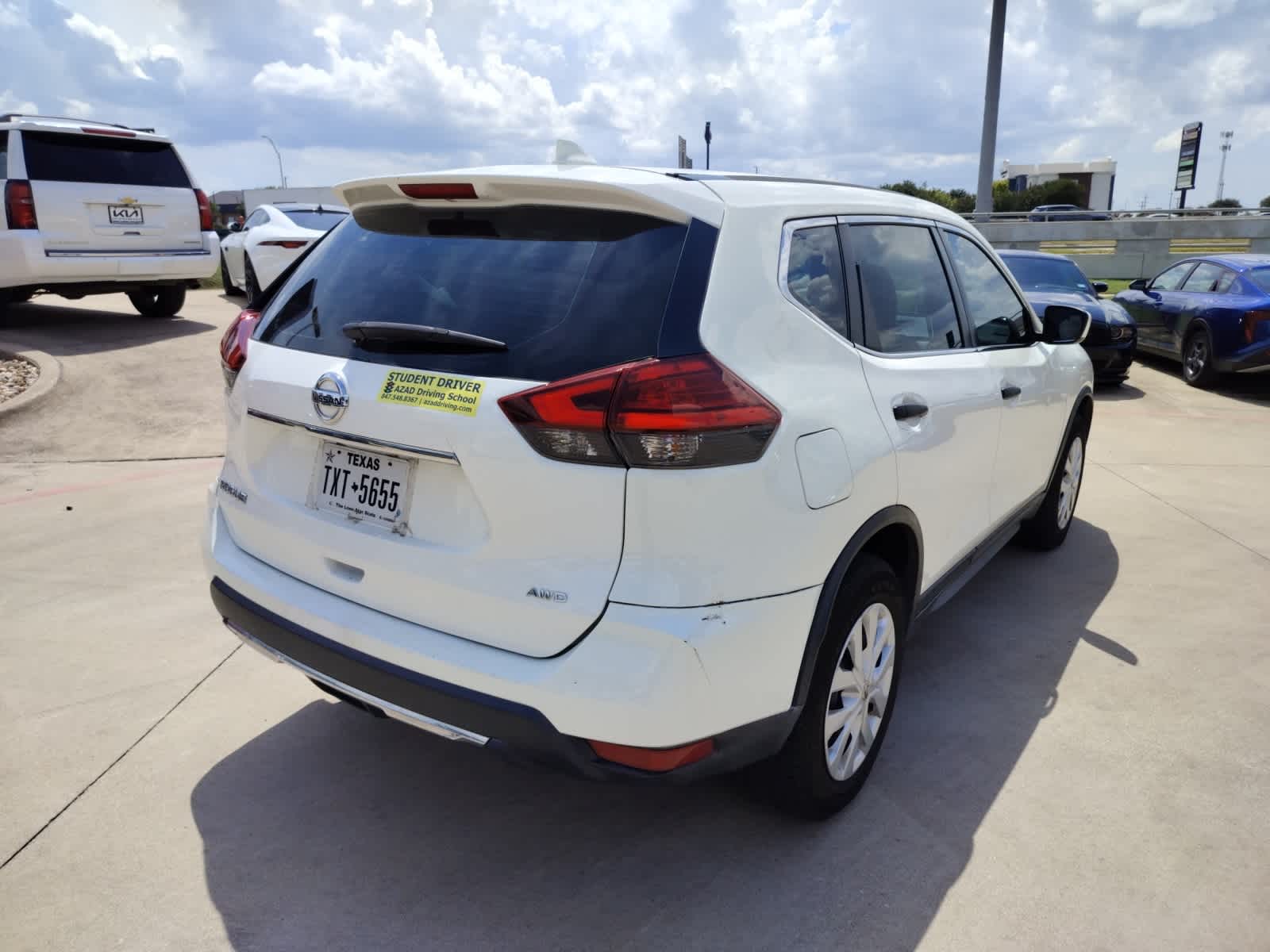 Thumbnail: 2017 Nissan Rogue - 4
