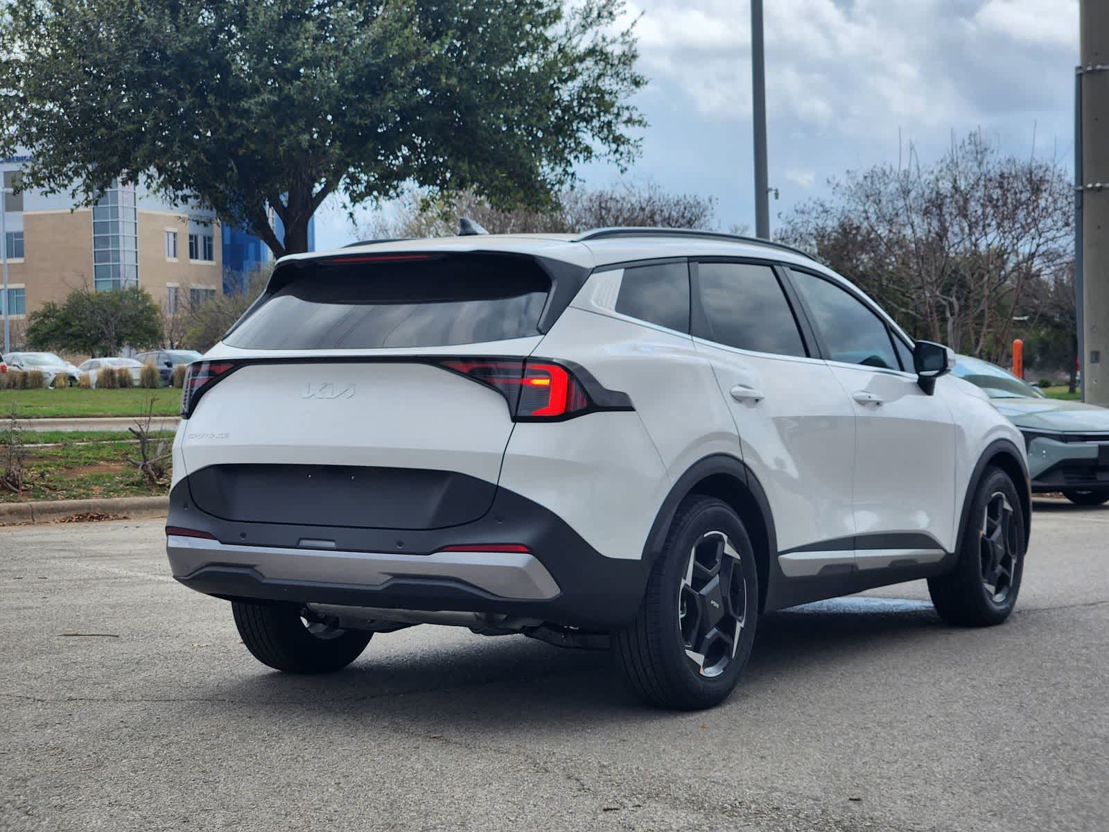 Thumbnail: 2026 Kia Sportage - 4