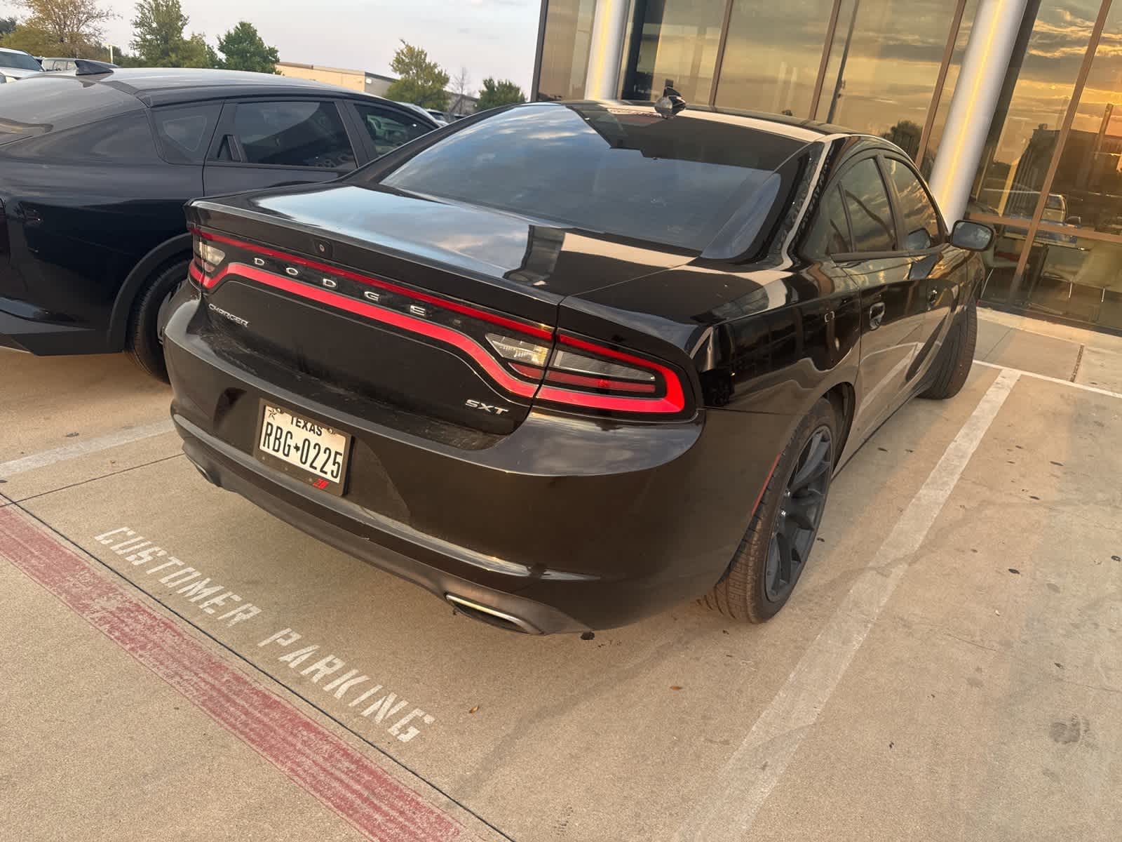 Thumbnail: 2017 Dodge Charger - 4