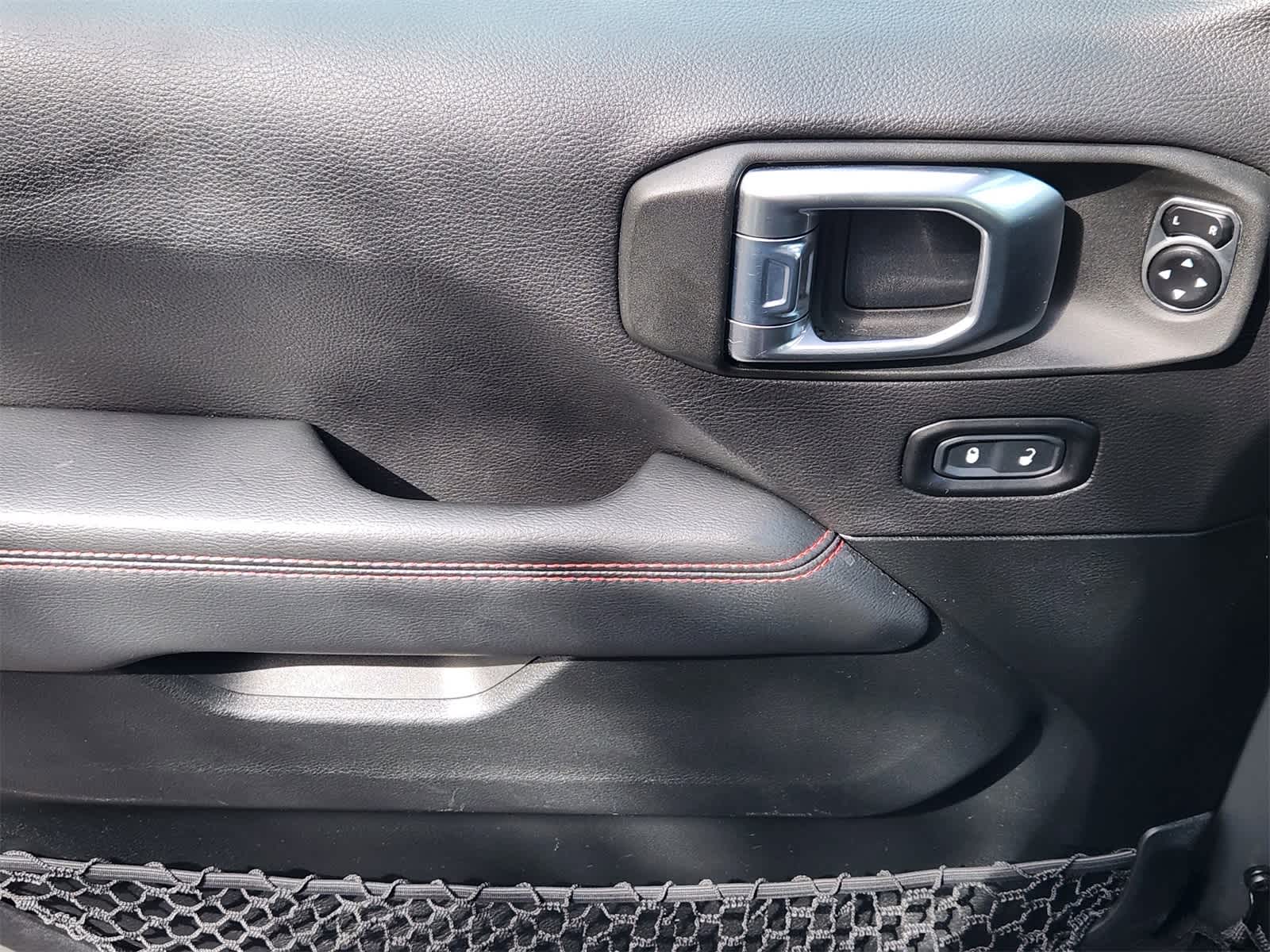 Thumbnail: 2020 Jeep Wrangler - 21