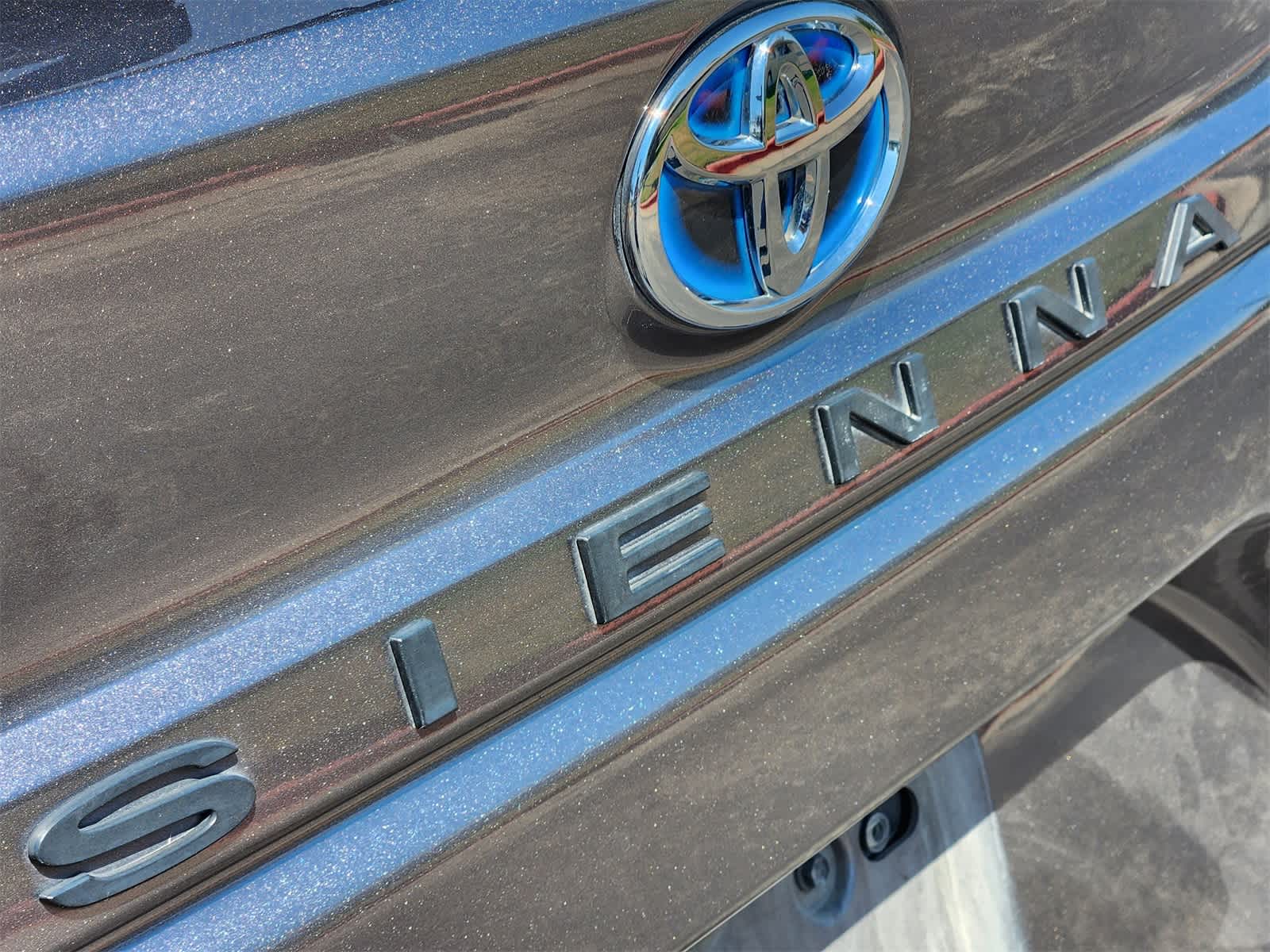 Thumbnail: 2022 Toyota Sienna - 11