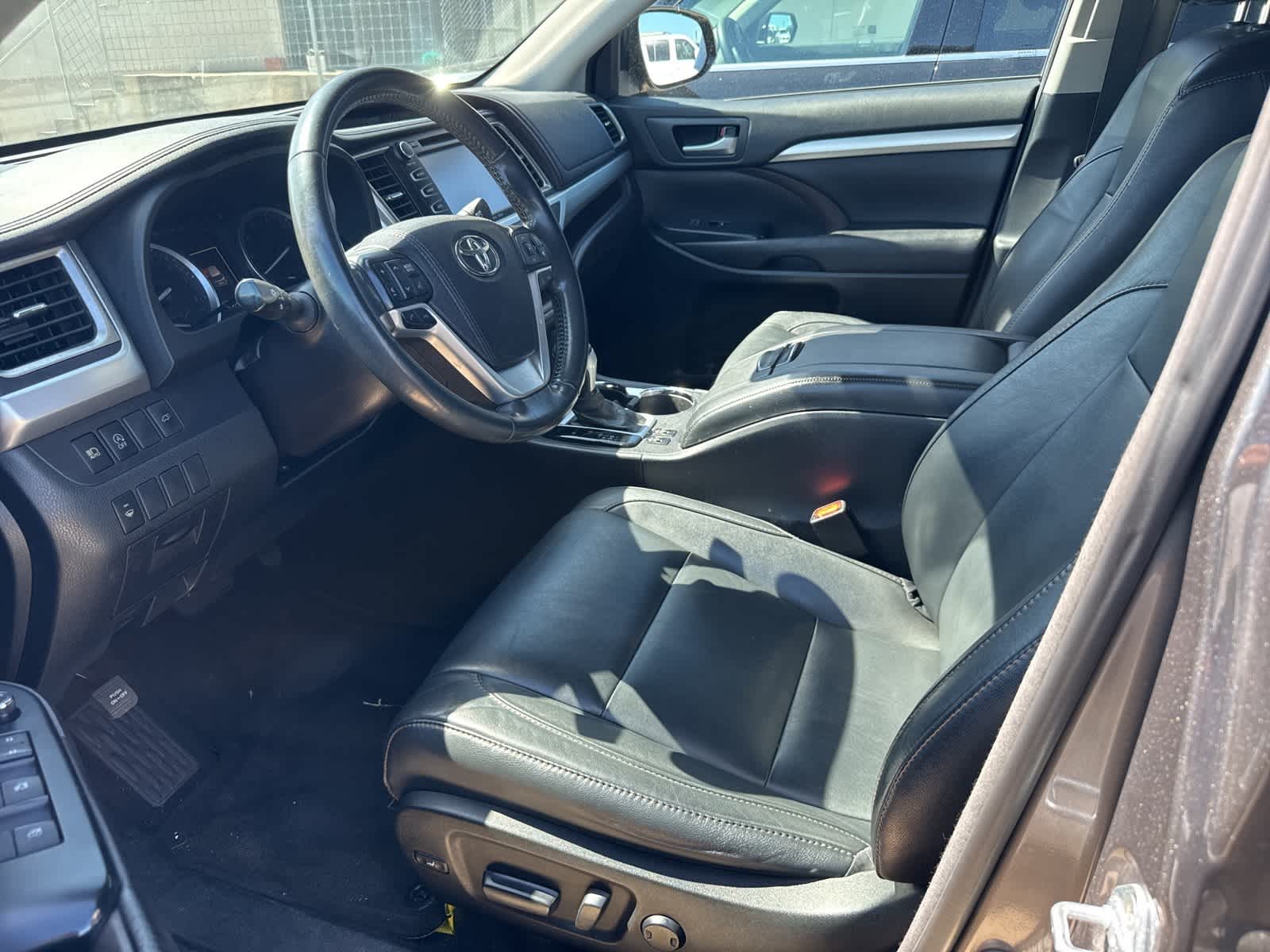 2017 Toyota Highlander XLE 8