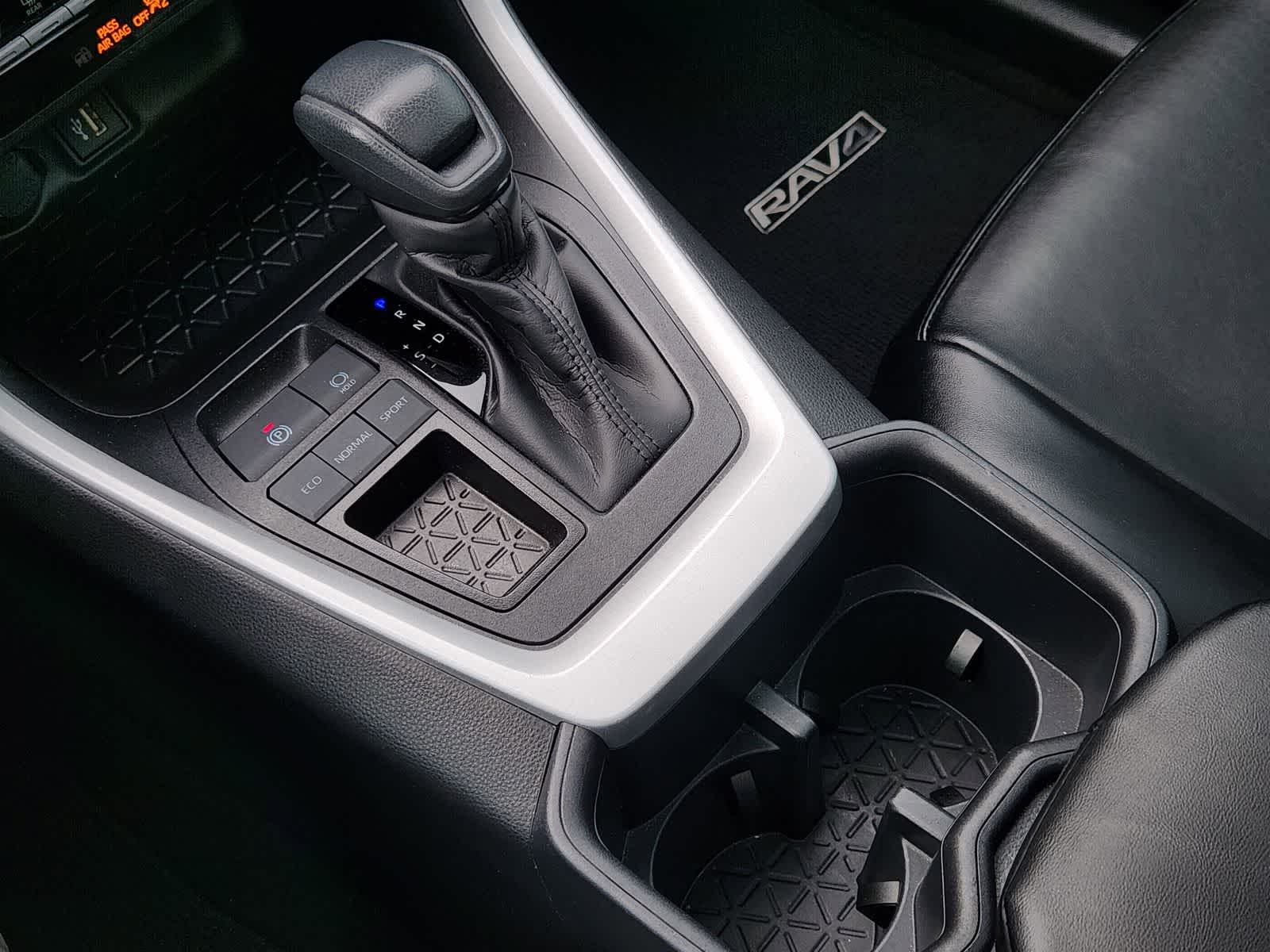 Thumbnail: 2025 Toyota RAV4 - 21