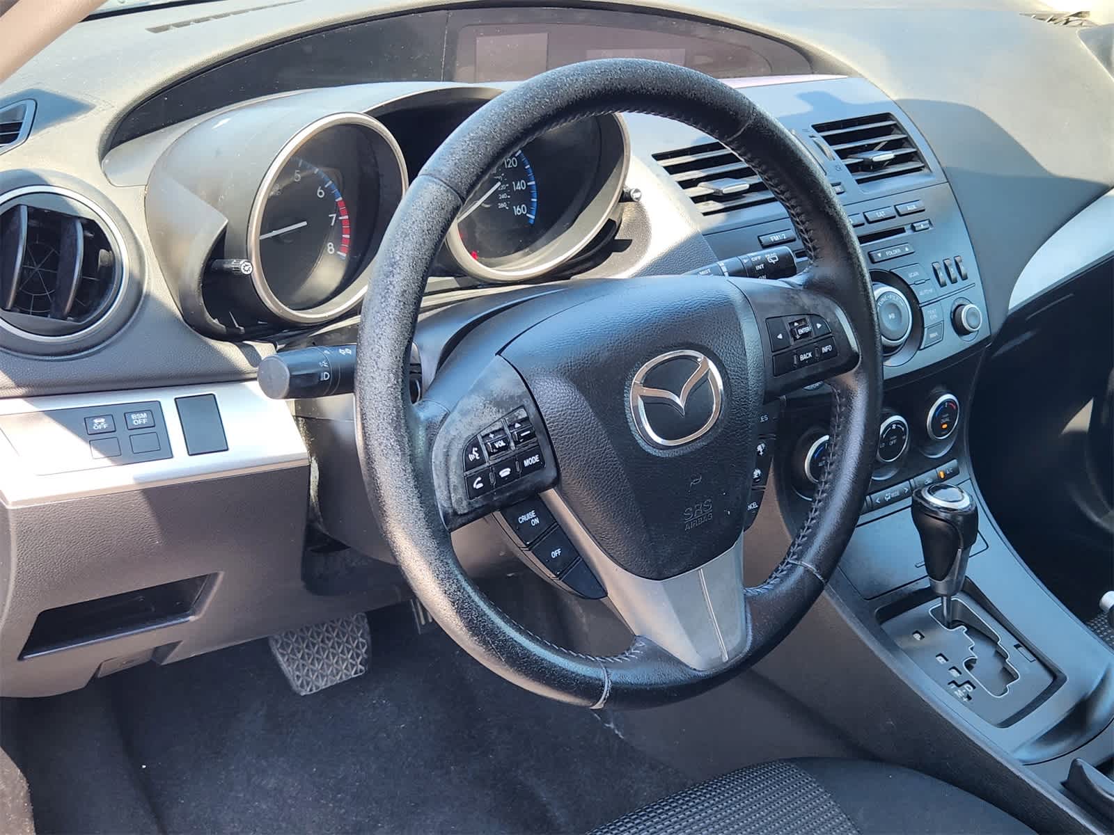 2013 Mazda Mazda3 Touring photo 2