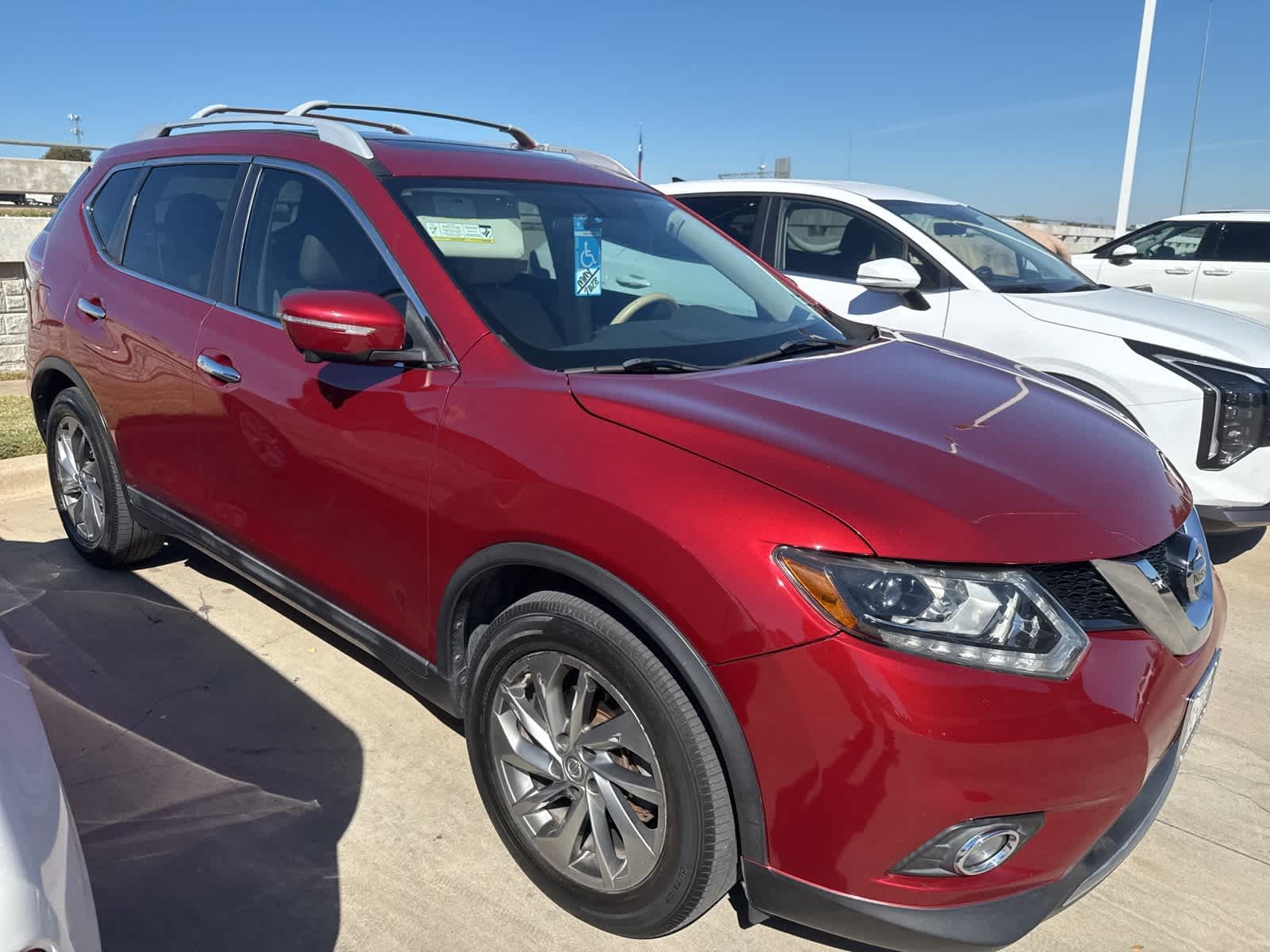 2015 Nissan Rogue SL photo 2