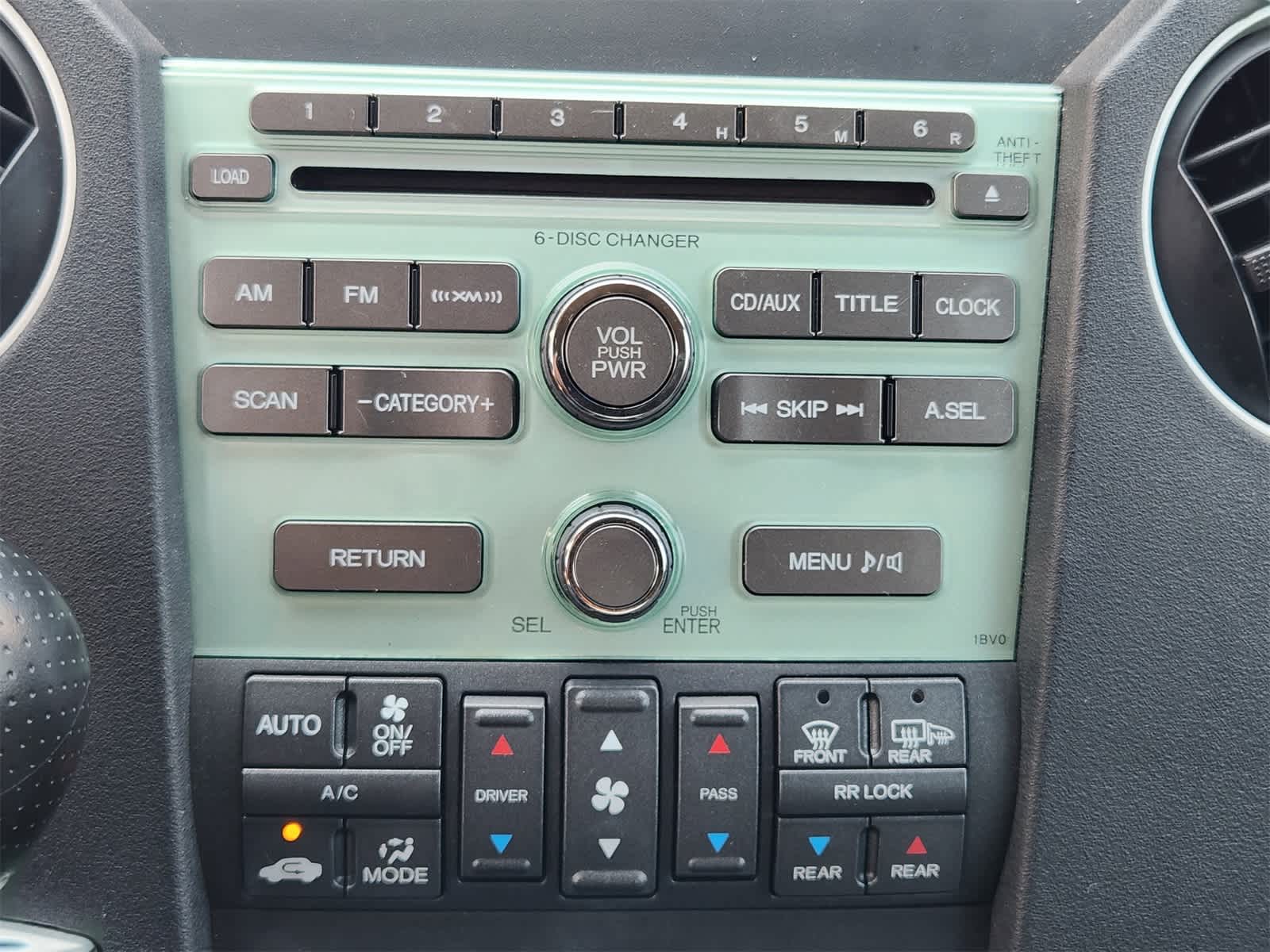 Thumbnail: 2010 Honda Pilot - 16