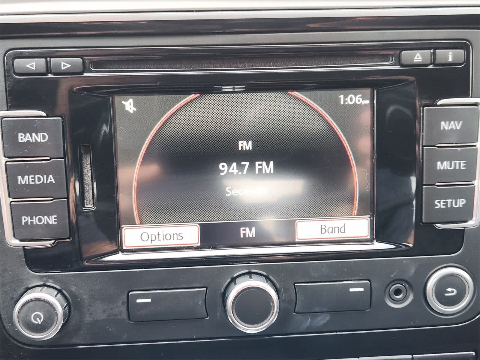 Thumbnail: 2012 Volkswagen Passat - 16