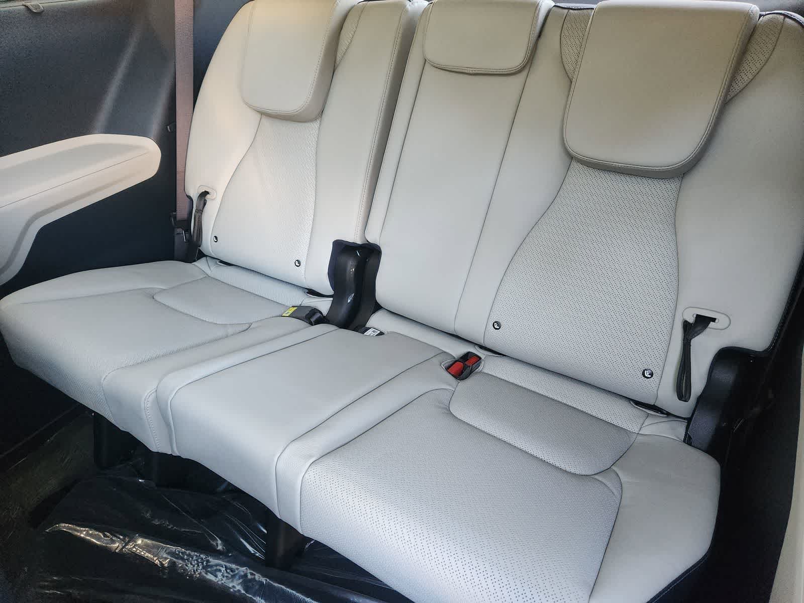 Thumbnail: 2026 Kia Carnival - 25