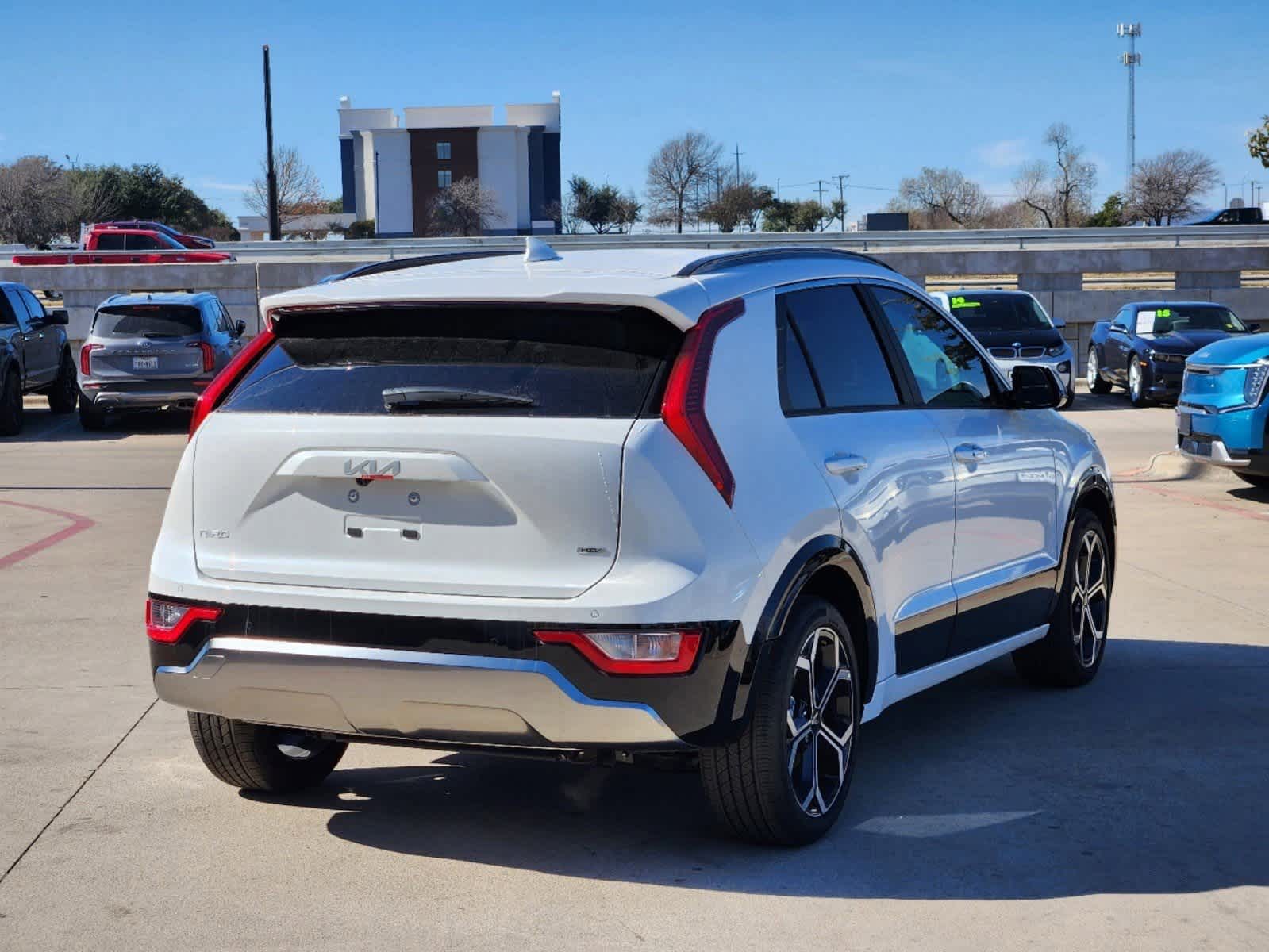 Thumbnail: 2025 Kia Niro - 5