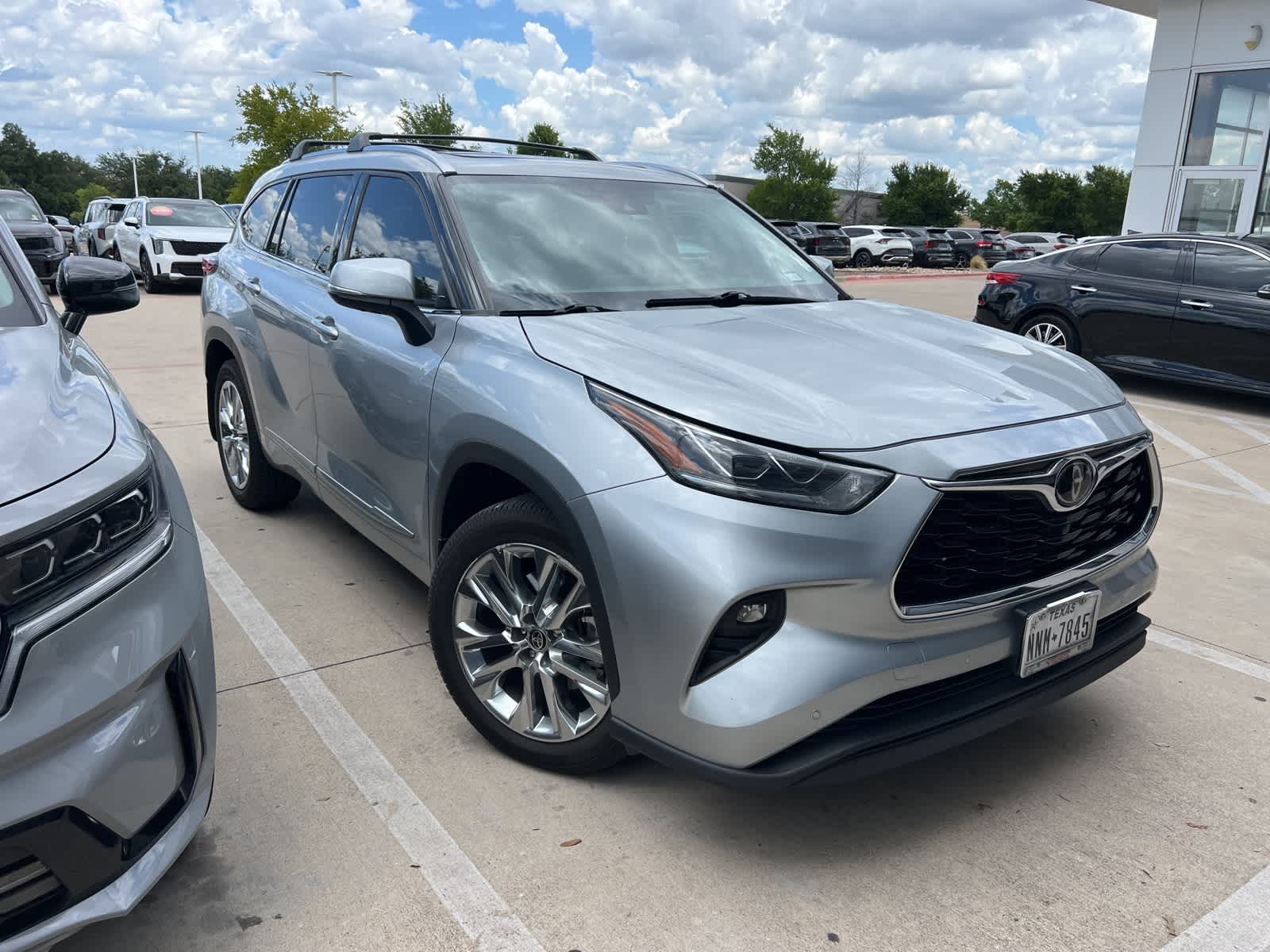 Thumbnail: 2020 Toyota Highlander - 3