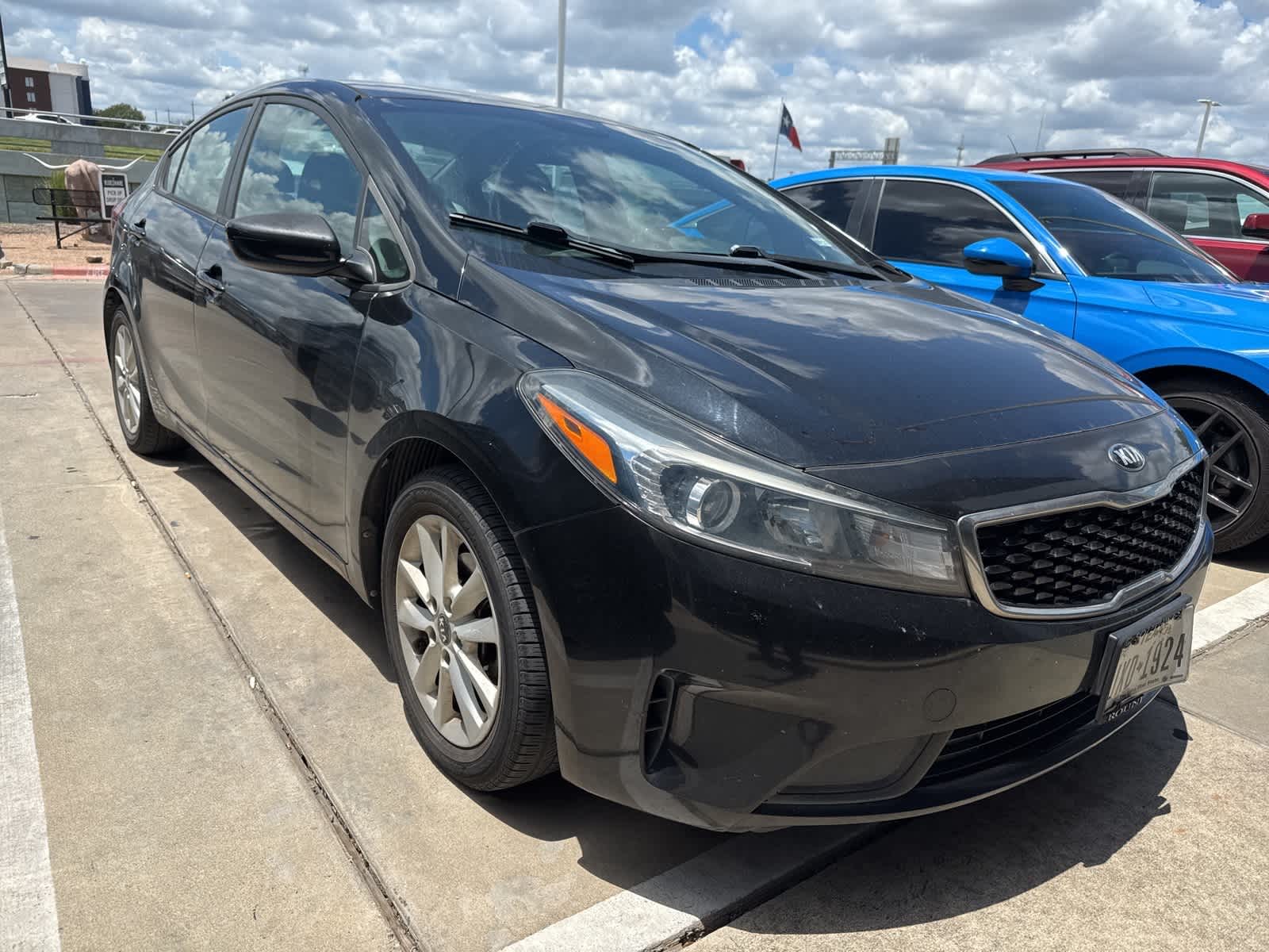 Thumbnail: 2017 Kia Forte - 3