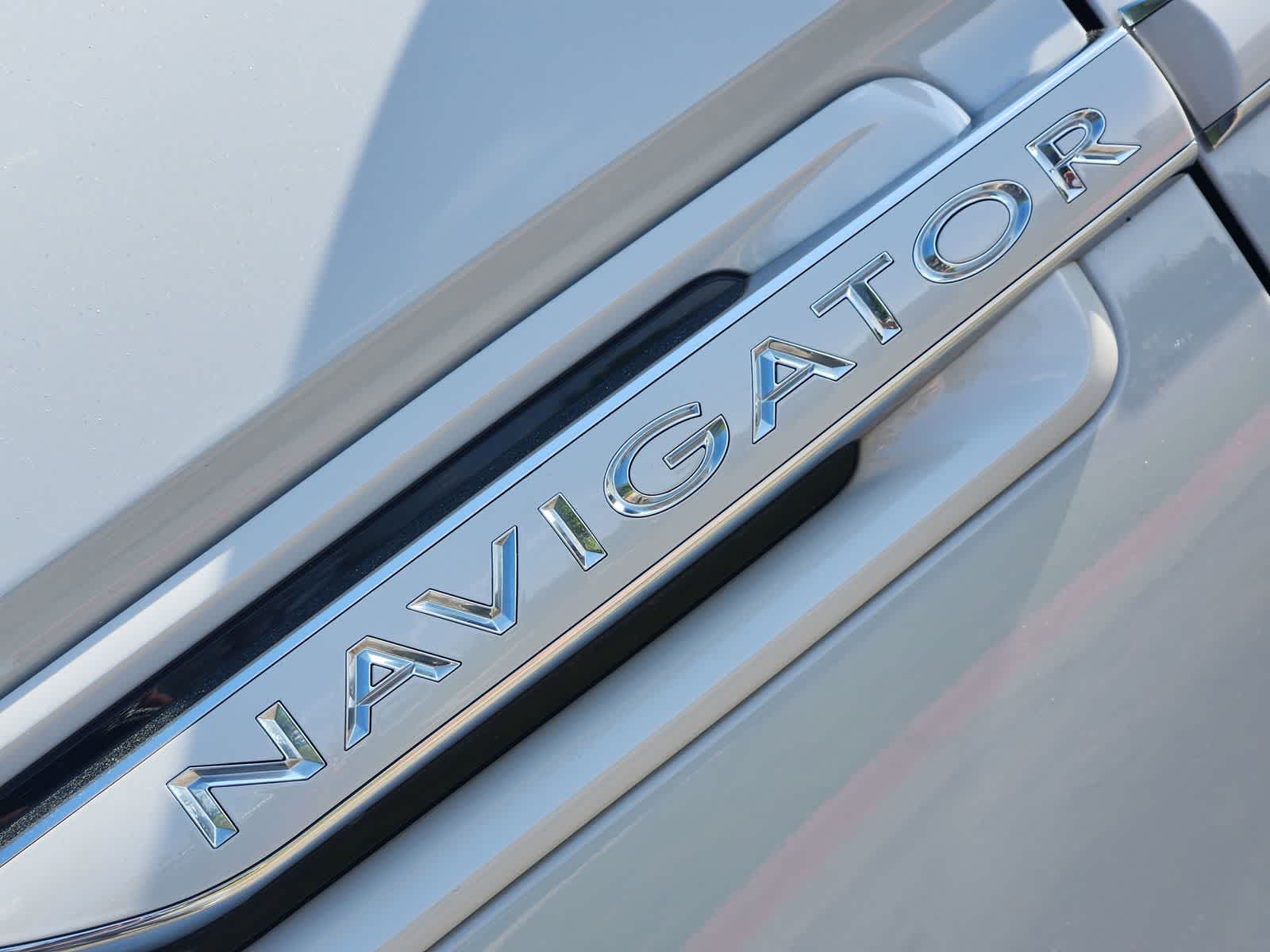 Thumbnail: 2020 Lincoln Navigator - 11