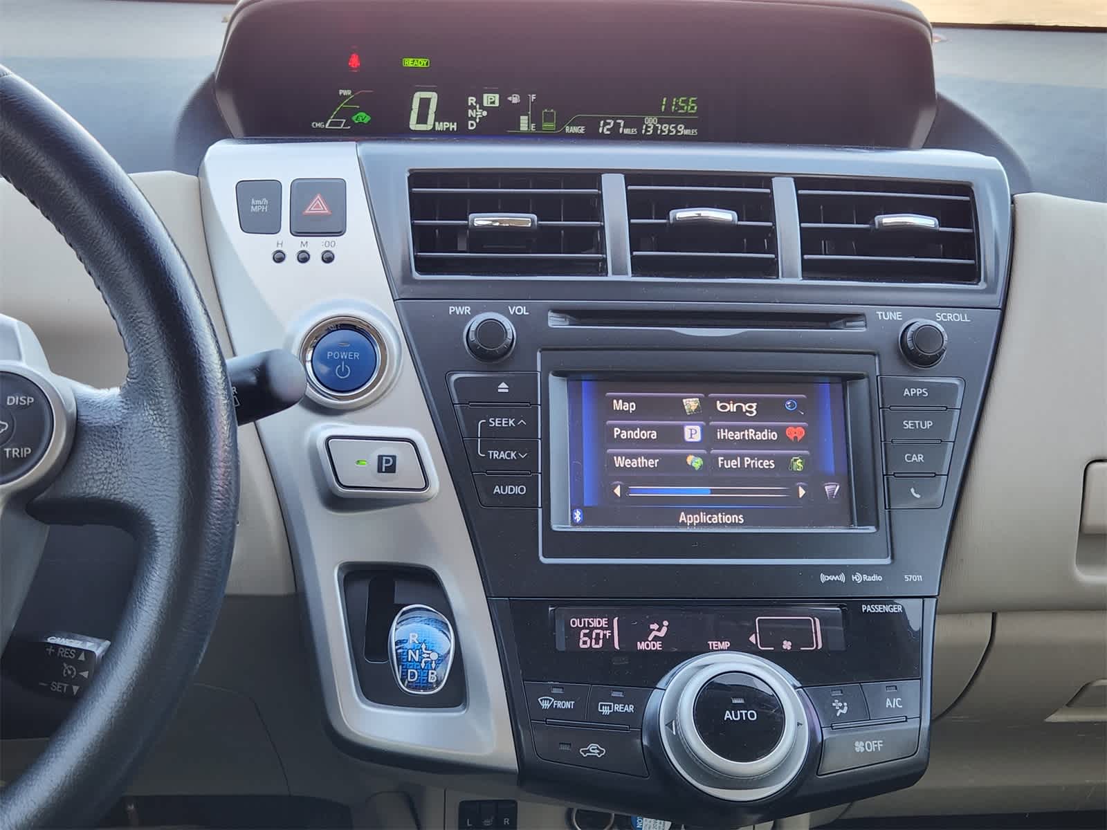 Thumbnail: 2014 Toyota Prius v - 17