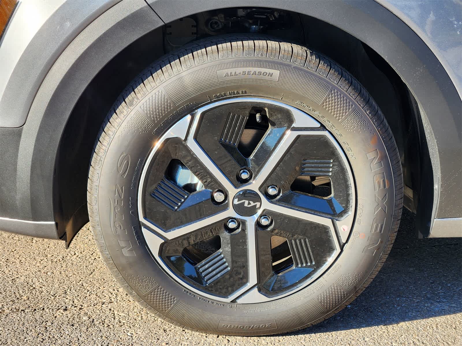 Thumbnail: 2026 Kia Niro - 9