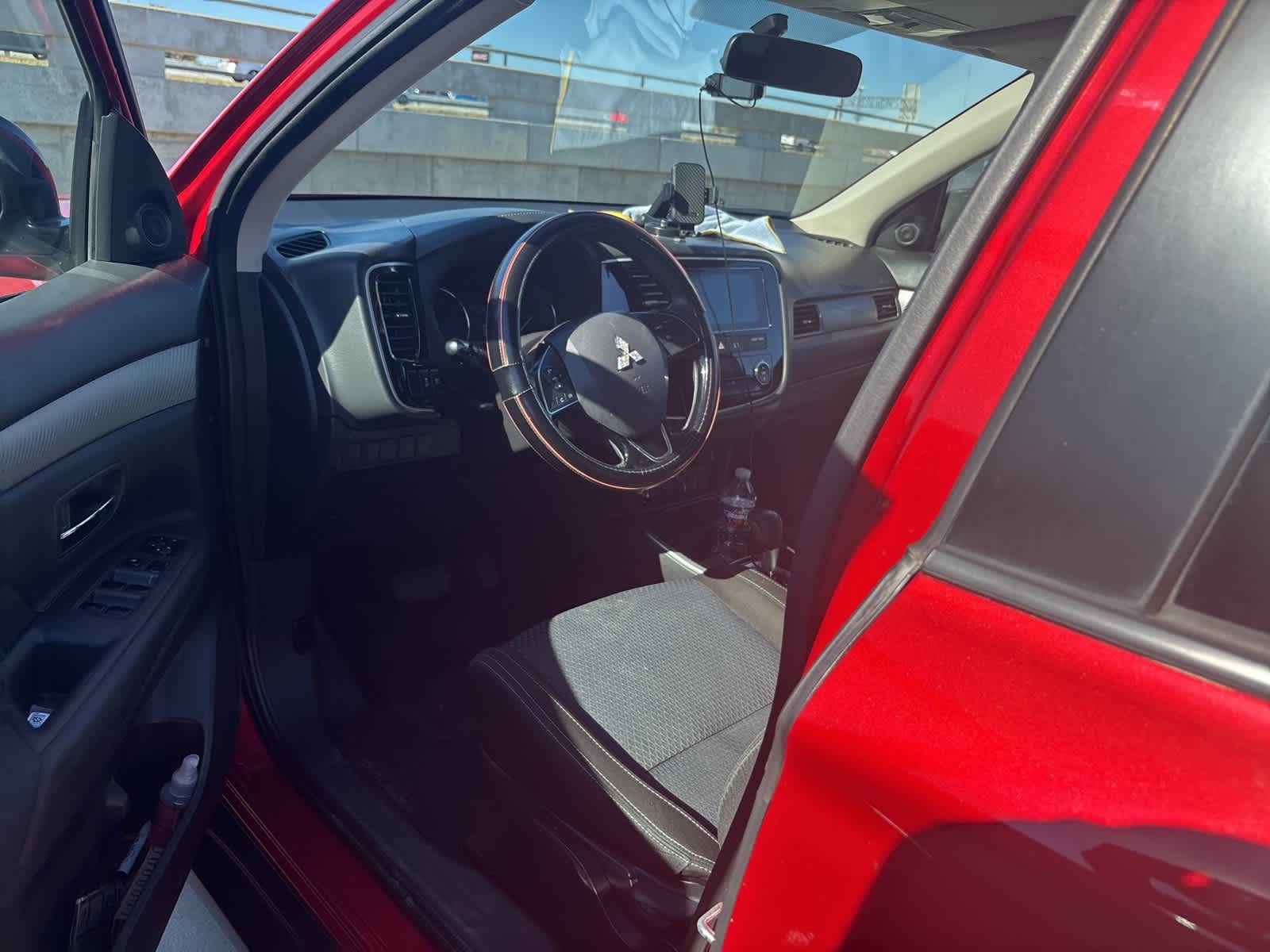 Thumbnail: 2018 Mitsubishi Outlander - 7