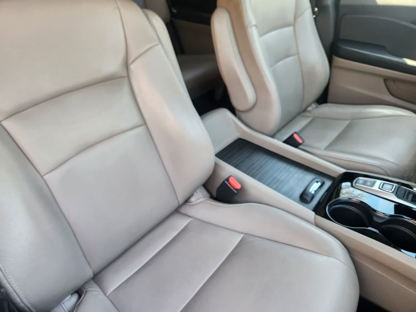 Thumbnail: 2016 Honda Pilot - 14